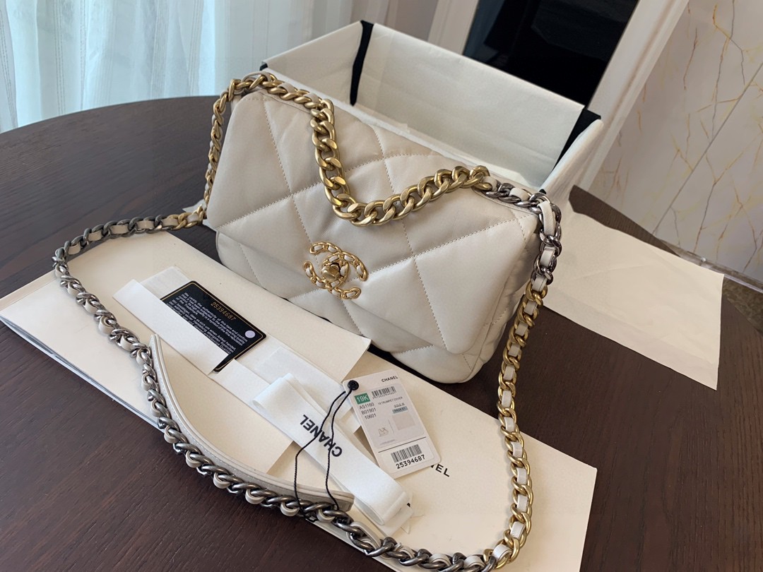 CHANEL 一比一複刻 19系列 白色小牛皮混金屬鏈條包 百搭氣質肩背包｜歐美奢侈品精品推薦