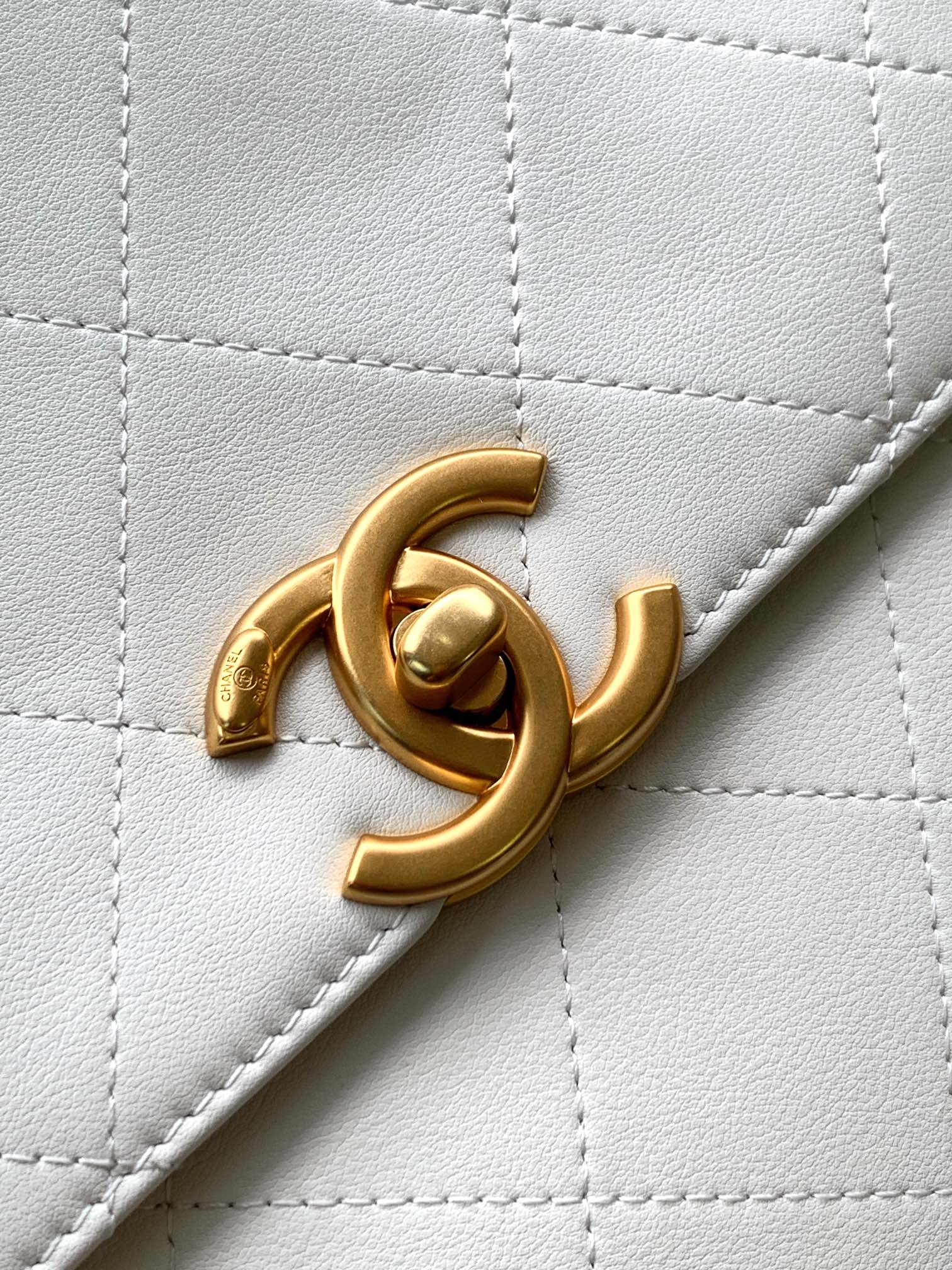 CHANEL 白色菱格紋一比一手提包 經典優雅氣質款
