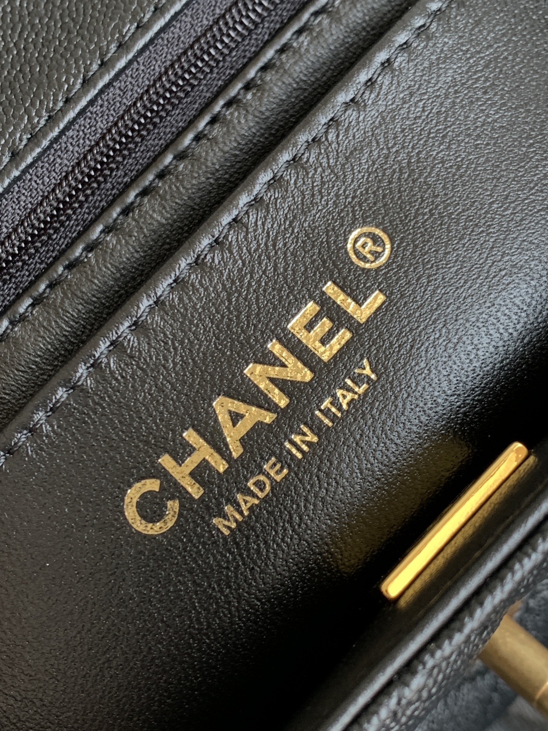 CHANEL 黑色菱格紋A貨口蓋包 小型手提鏈條包｜歐美奢侈品精品推薦