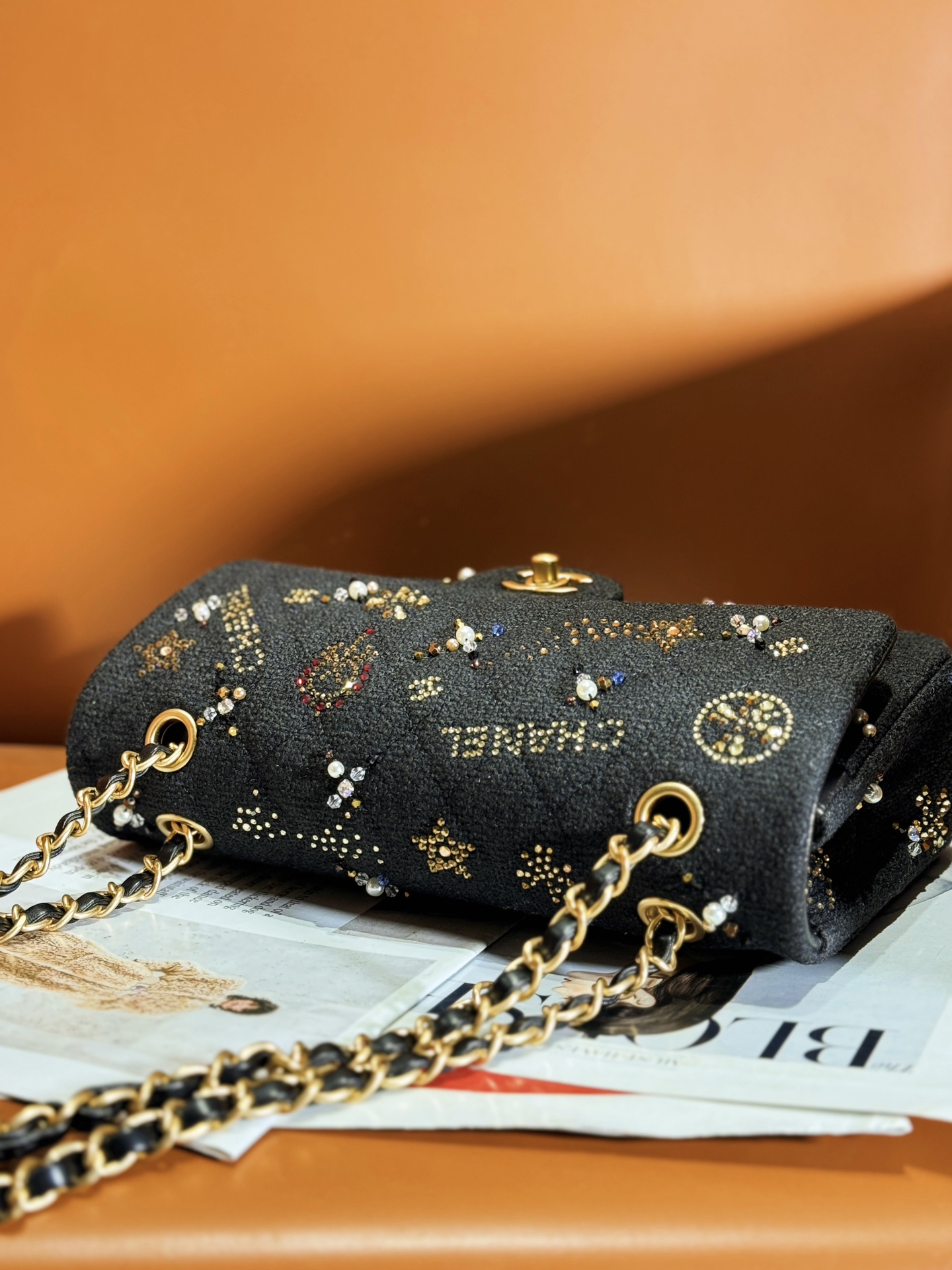 Chanel 頂級原單黑色刺繡鏈條包 奢華珍珠鉚釘設計｜歐美奢侈品精品推薦