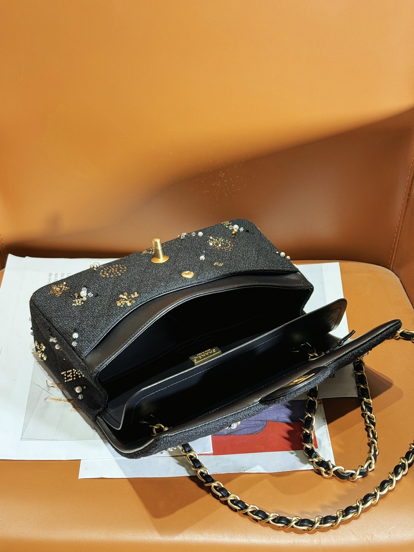 Chanel 頂級原單黑色刺繡鏈條包 奢華珍珠鉚釘設計｜歐美奢侈品精品推薦
