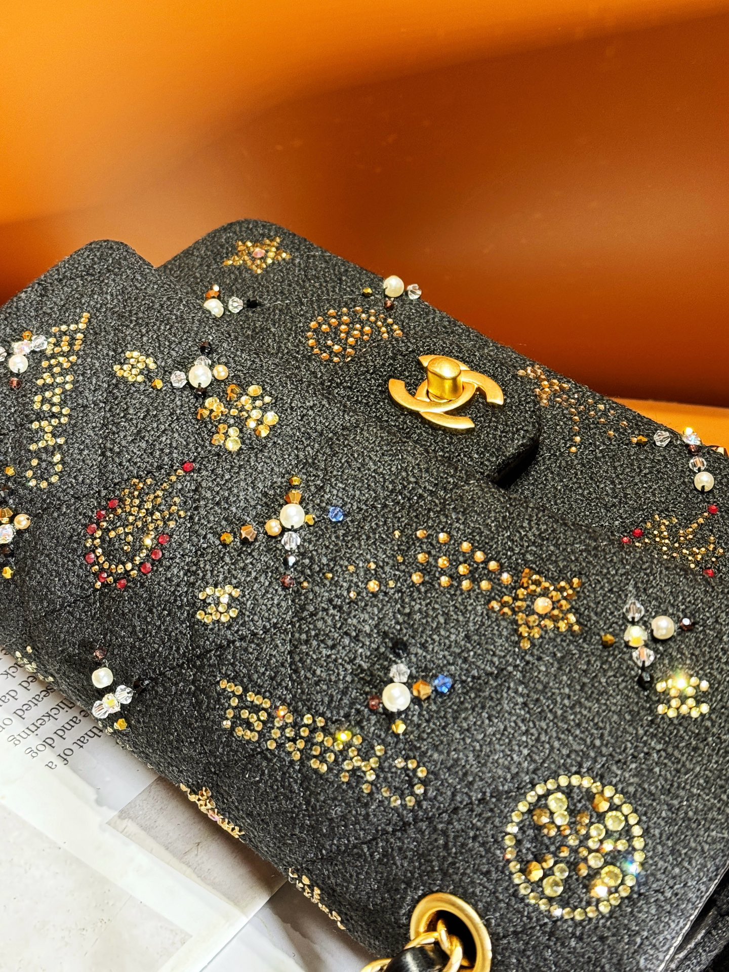 Chanel 頂級原單黑色刺繡鏈條包 奢華珍珠鉚釘設計｜歐美奢侈品精品推薦