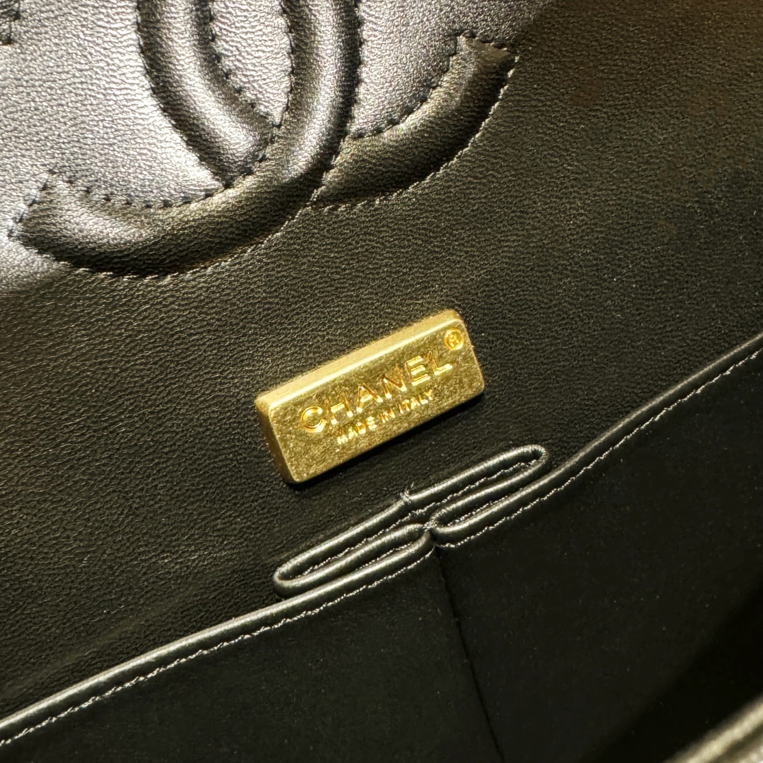 Chanel 頂級原單黑色刺繡鏈條包 奢華珍珠鉚釘設計｜歐美奢侈品精品推薦