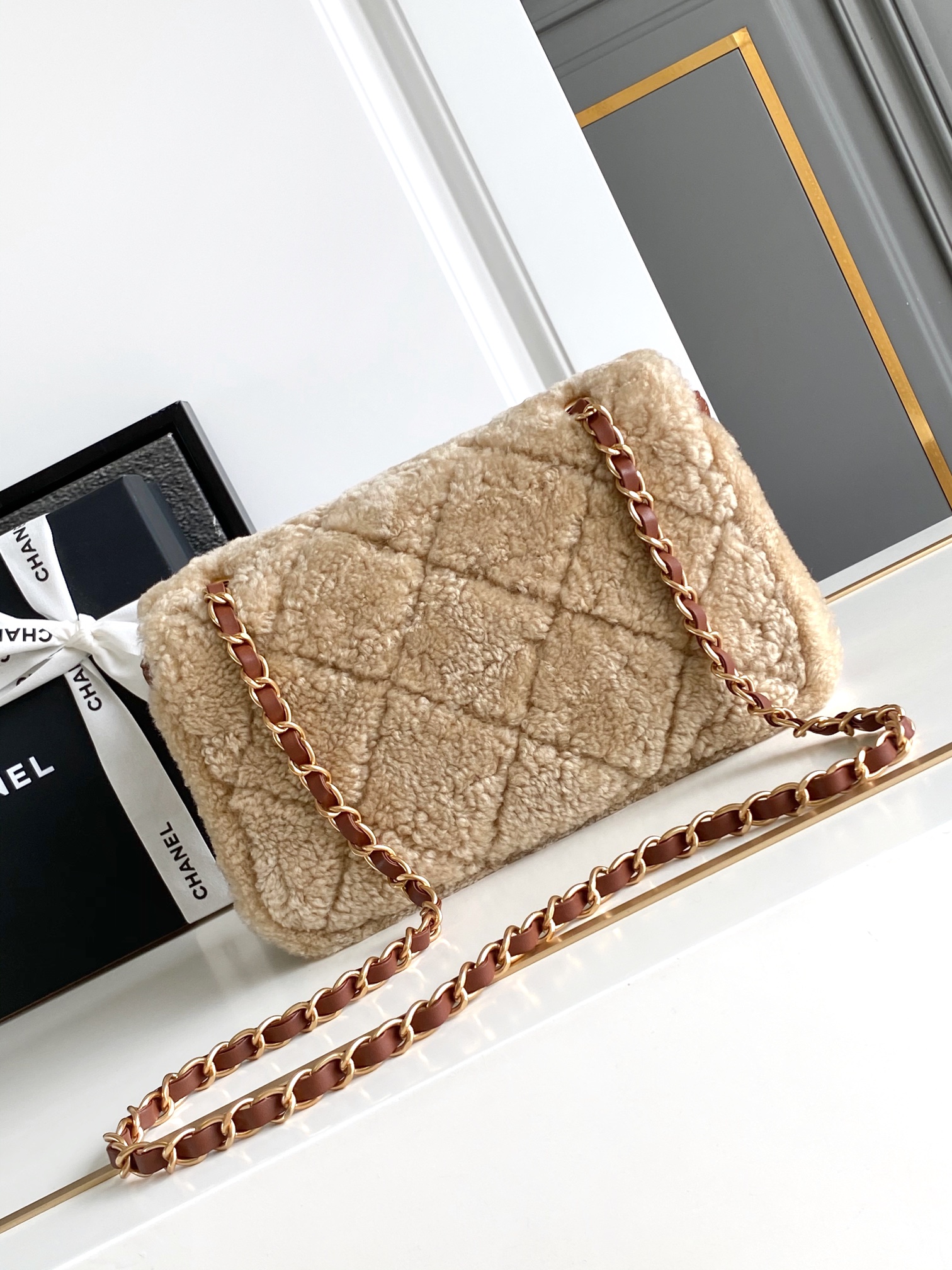 Chanel 高仿焦糖羊羔毛菱格包 冬季限定鏈條肩背包｜歐美奢侈品精品推薦