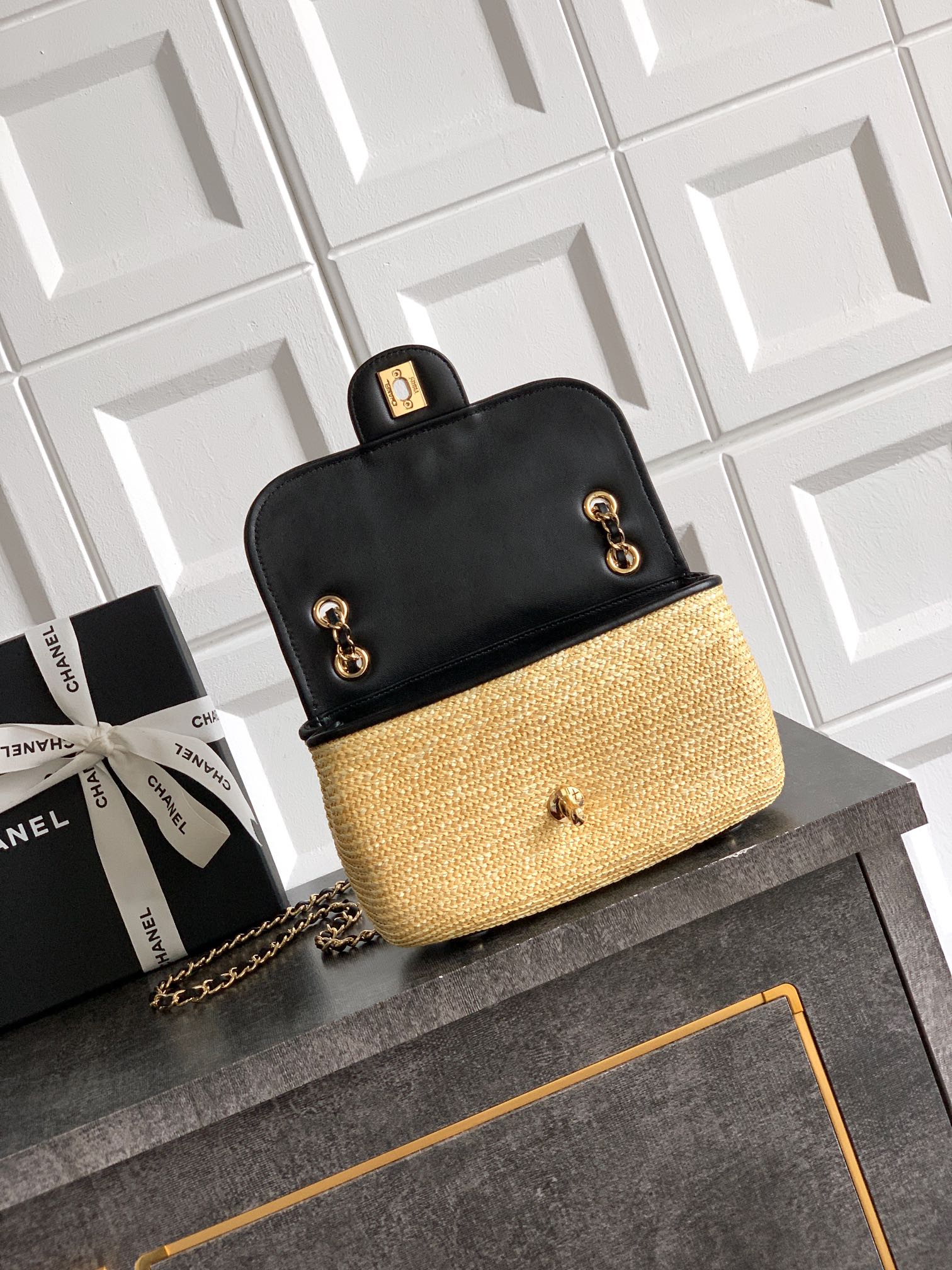 CHANEL高仿金色草編拼皮鏈條包 女士夏日輕奢手袋 時尚百搭精品款｜歐美奢侈品精品推薦