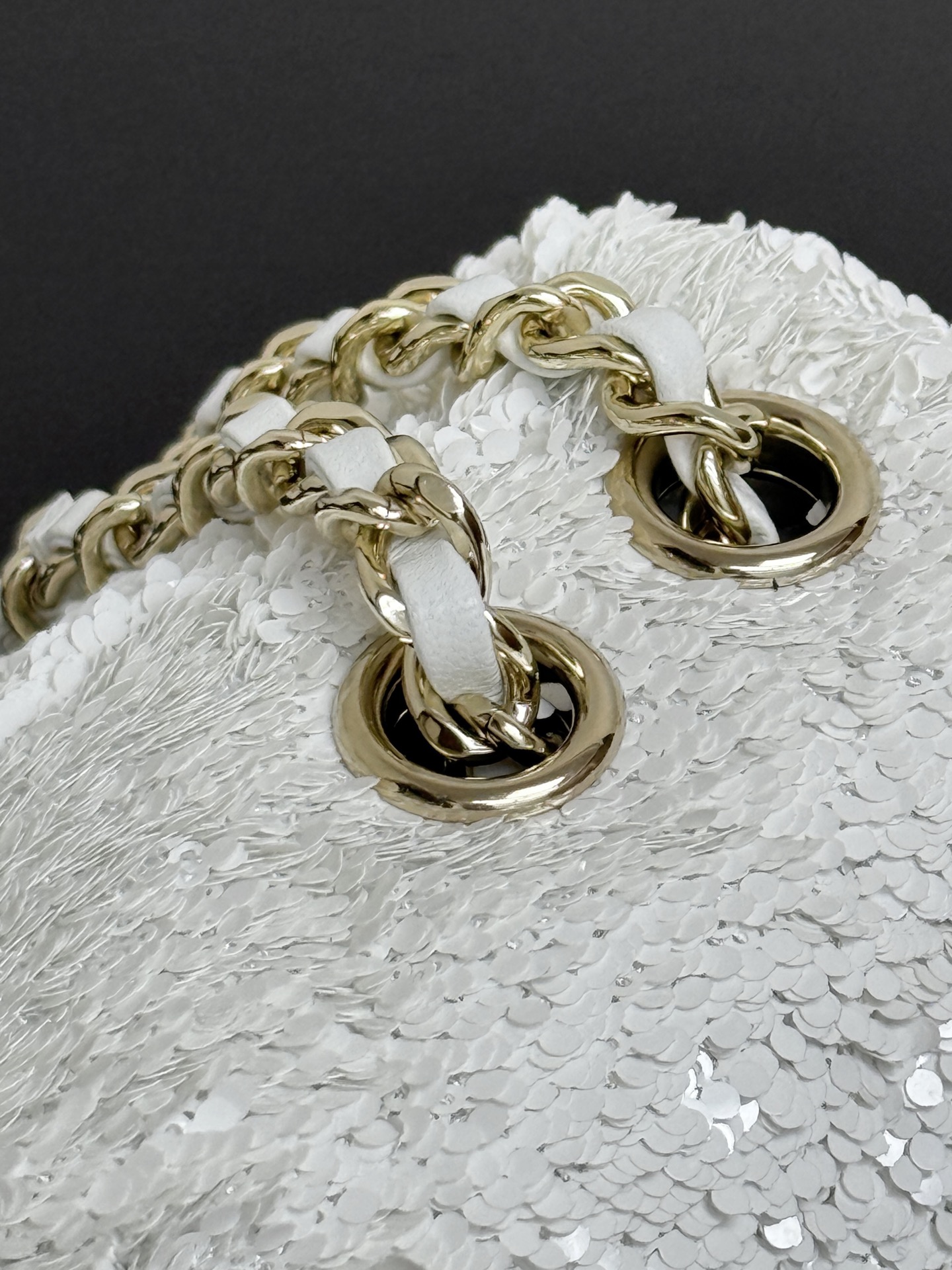 CHANEL高仿白色毛呢菱格鏈條包 女士優雅小香風精品包 冬季氣質款｜歐美奢侈品精品推薦