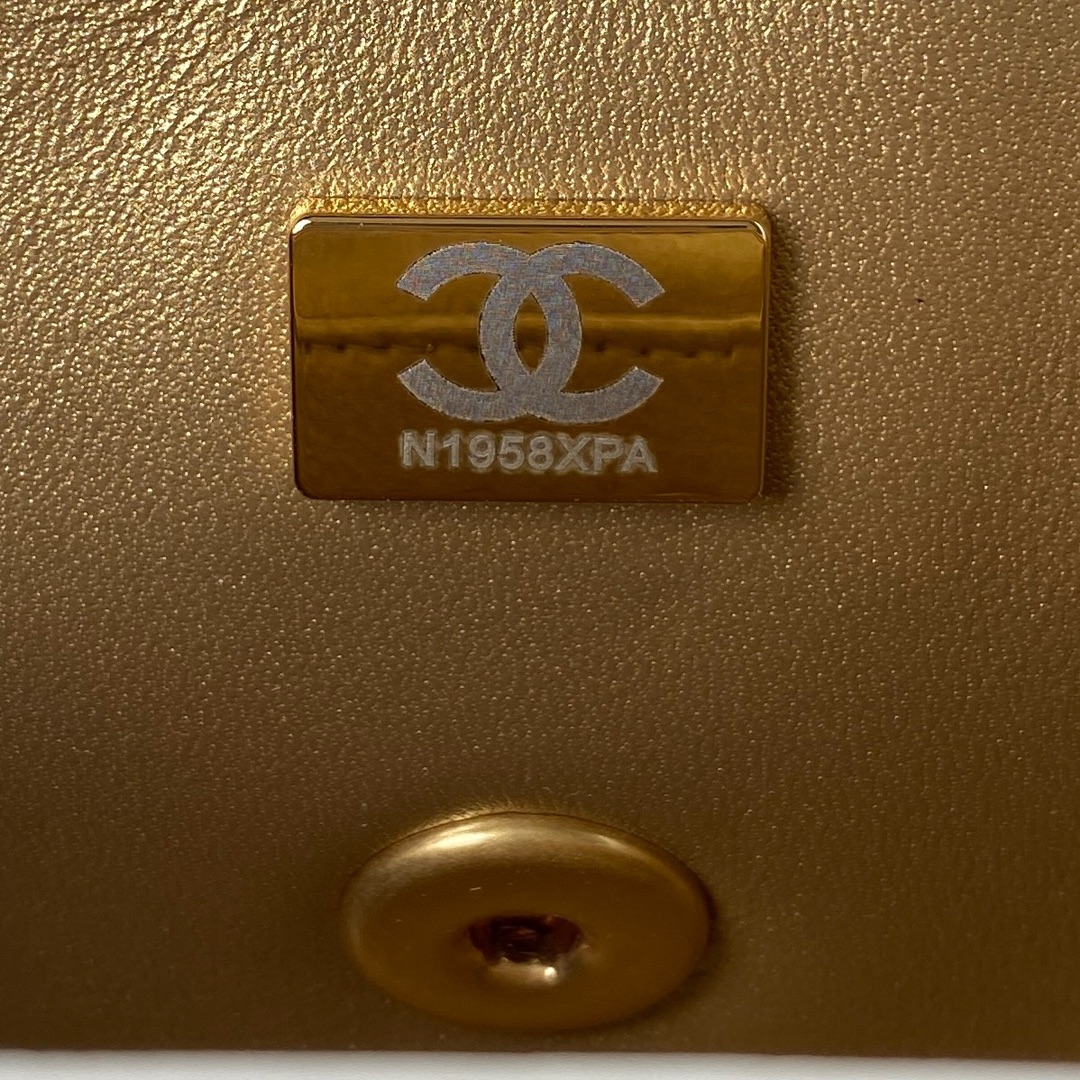 CHANEL高仿白色金球長型鏈條包 女士菱格皮革手袋 優雅百搭精品款｜歐美奢侈品精品推薦