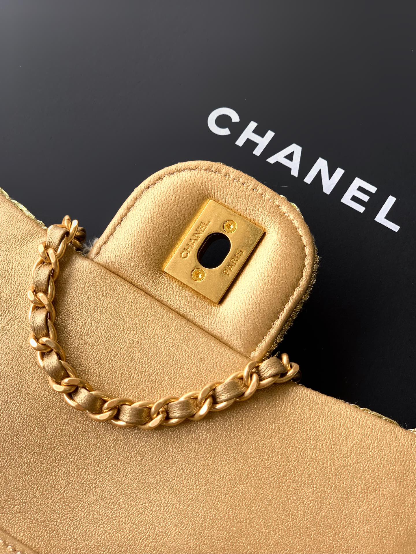 CHANEL高仿金色小香風鏈條包 菱格閃耀手提包 時尚派對氣質款｜歐美奢侈品精品推薦
