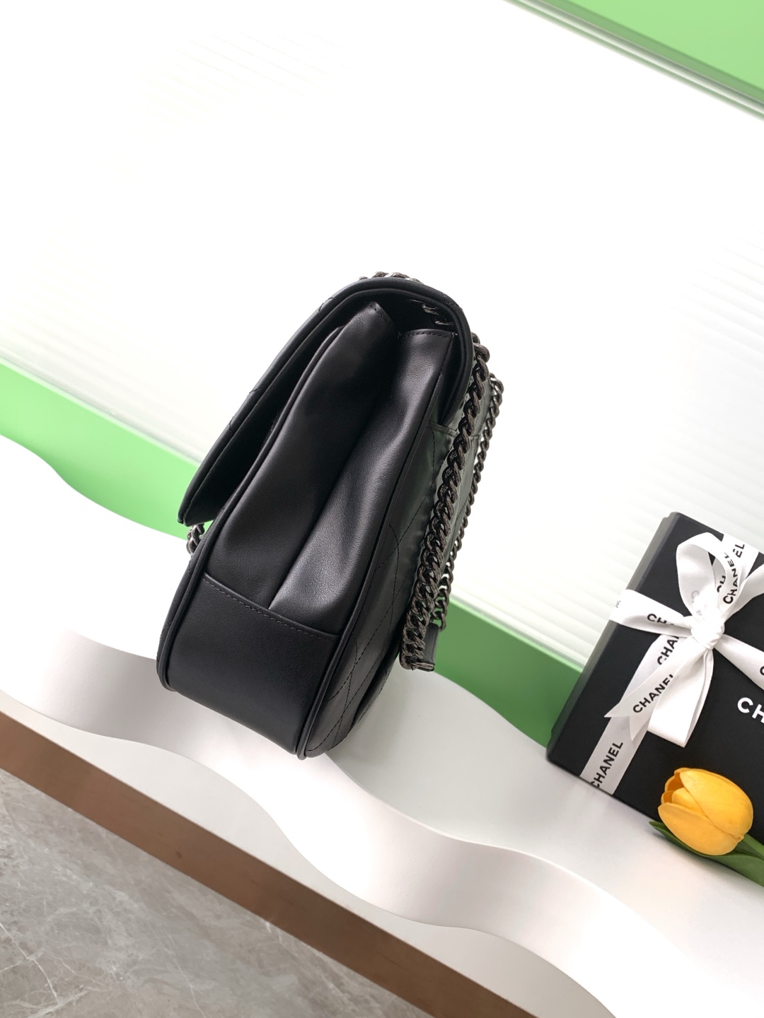 CHANEL高仿黑色菱格鏈條包 經典霧面金屬扣設計 優雅百搭女包｜歐美奢侈品精品推薦