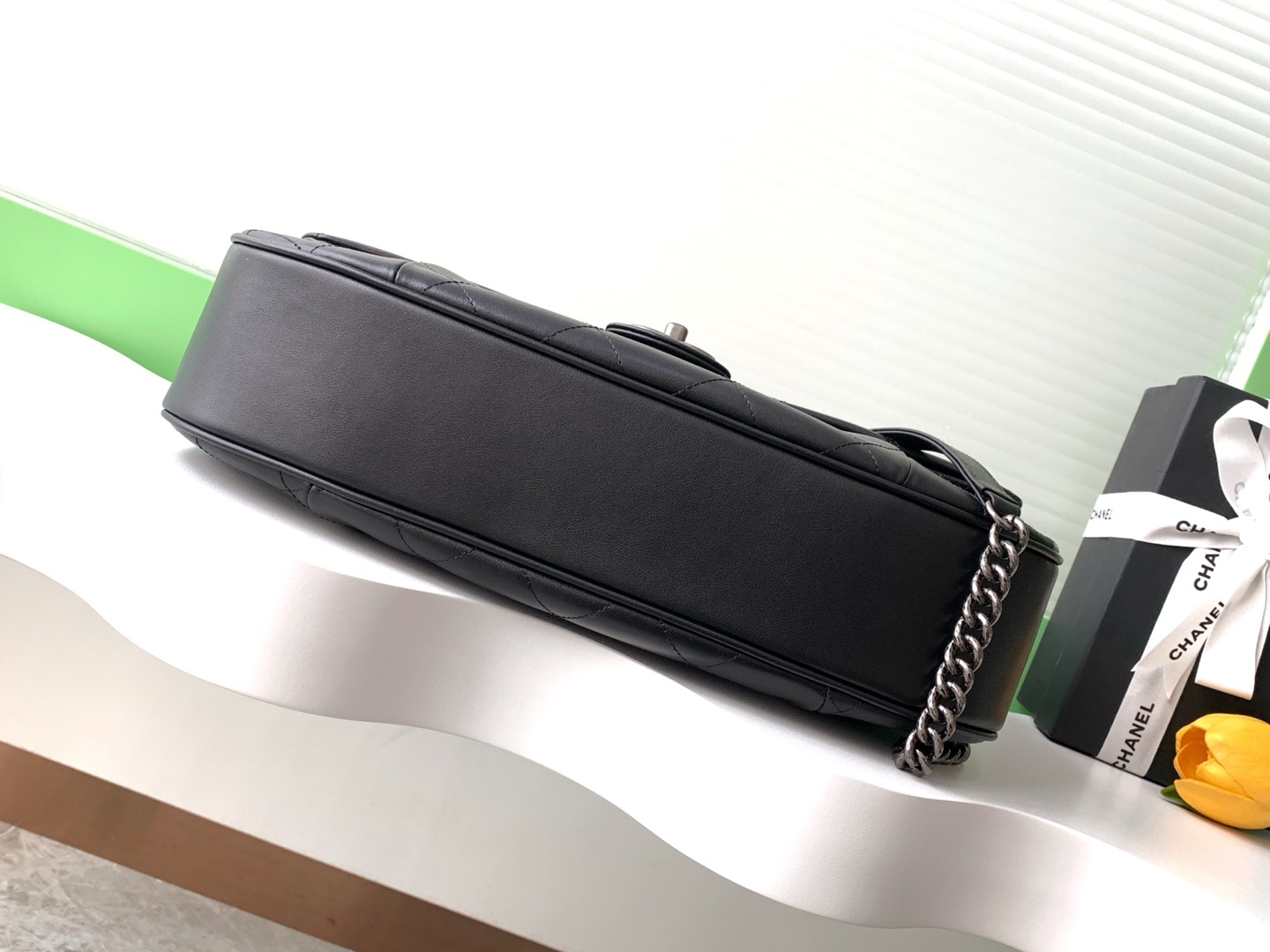 CHANEL高仿黑色菱格鏈條包 經典霧面金屬扣設計 優雅百搭女包｜歐美奢侈品精品推薦