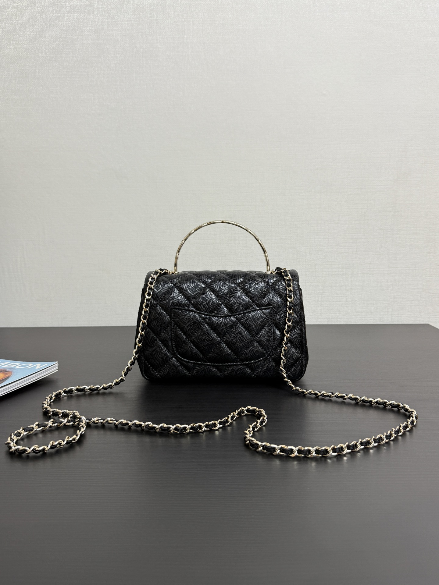 Chanel 高仿黑色菱格手提鏈條包 經典小型設計 氣質百搭精品女包｜歐美奢侈品精品推薦
