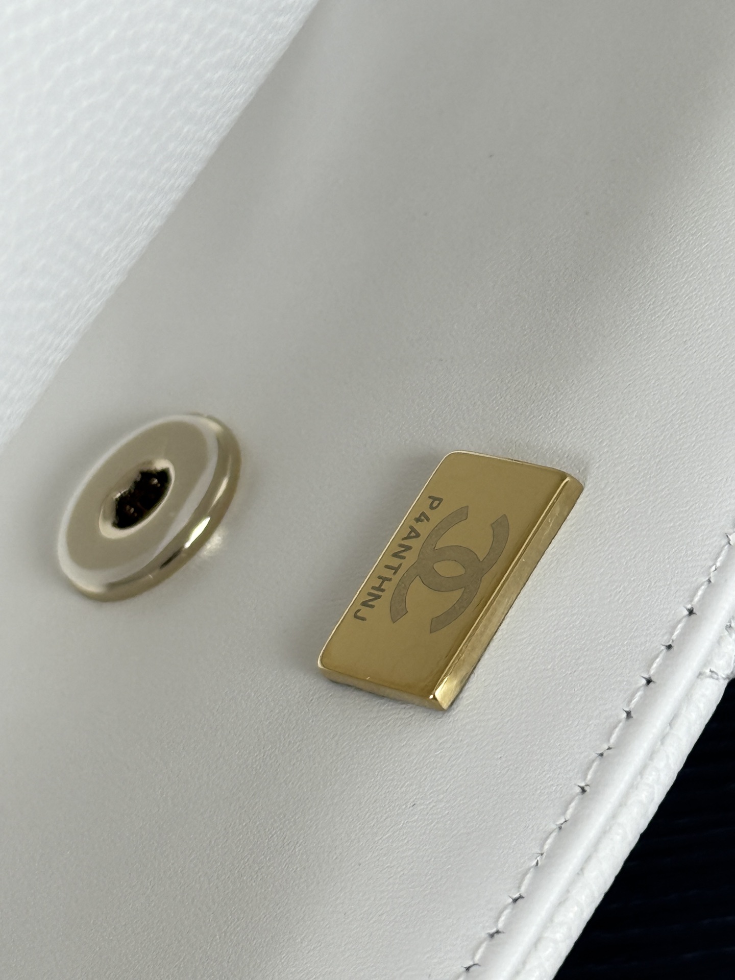 Chanel 高仿白色菱格手提鏈條包 氣質小香風設計 優雅百搭精品女包｜歐美奢侈品精品推薦