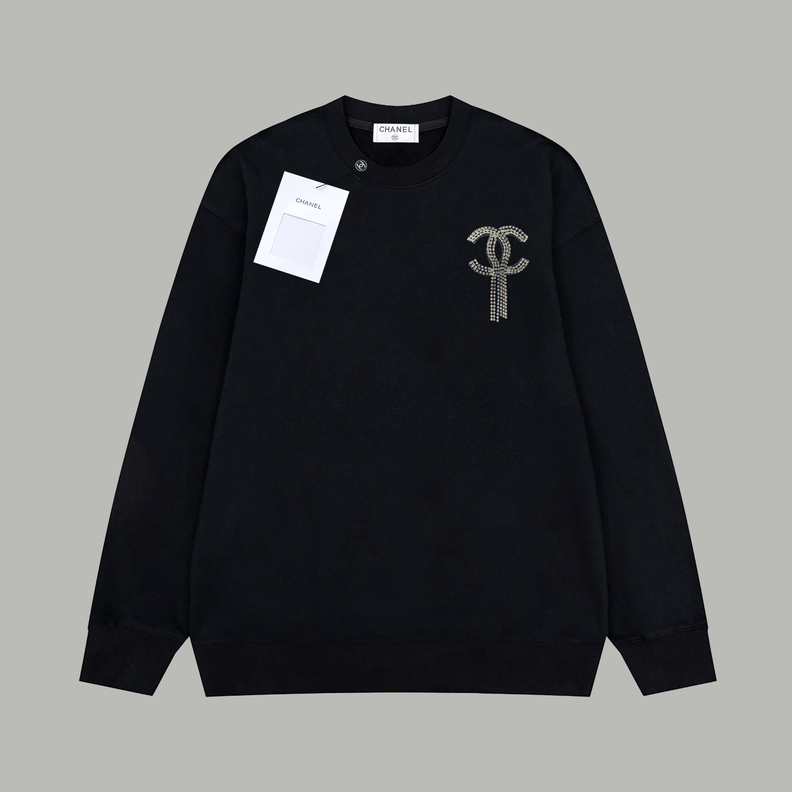 CHANEL高仿長袖衛衣 女士黑色水鑽LOGO設計圓領上衣2025新品|超A仿原單精品圖片 6 CHANEL高仿長袖衛衣 女士黑色水鑽LOGO設計圓領上衣2025新品|歐美奢侈品精品推薦