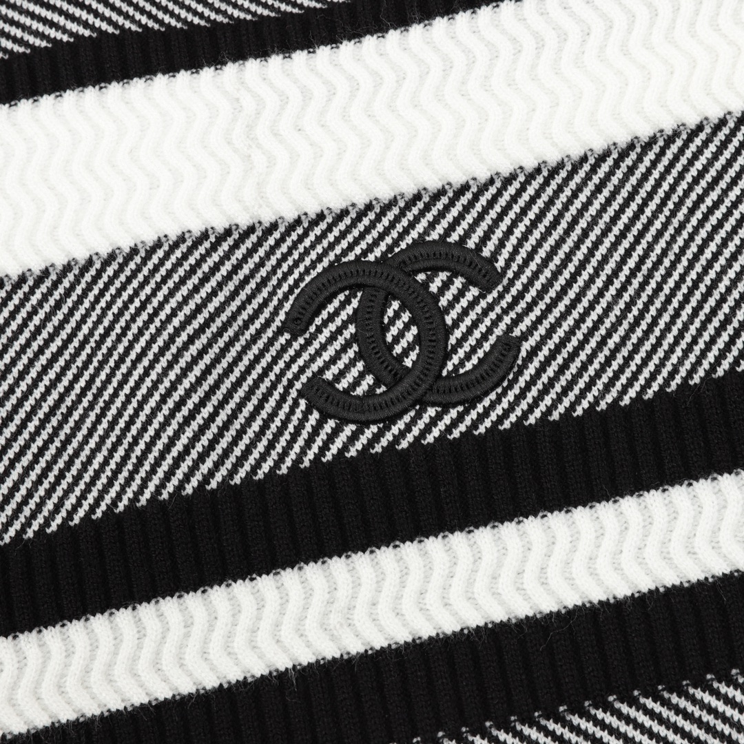 CHANEL高仿針織條紋上衣 女士黑白圓領長袖毛衣2025秋冬新款|超A仿原單精品圖片 12 CHANEL高仿針織條紋上衣 女士黑白圓領長袖毛衣2025秋冬新款|歐美奢侈品精品推薦