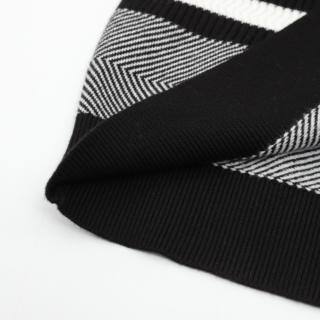 CHANEL高仿針織條紋上衣 女士黑白圓領長袖毛衣2025秋冬新款|超A仿原單精品圖片 9 CHANEL高仿針織條紋上衣 女士黑白圓領長袖毛衣2025秋冬新款|歐美奢侈品精品推薦