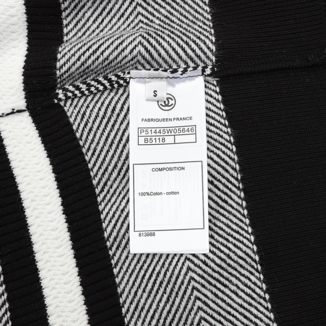 CHANEL高仿針織條紋上衣 女士黑白圓領長袖毛衣2025秋冬新款|超A仿原單精品圖片 7 CHANEL高仿針織條紋上衣 女士黑白圓領長袖毛衣2025秋冬新款|歐美奢侈品精品推薦