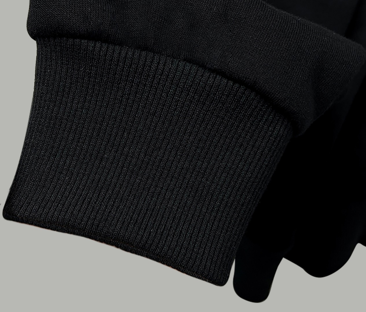 CHANEL高仿連帽外套 女士黑色水鑽LOGO拉鍊衛衣2025秋冬新款|超A仿原單精品圖片 7 CHANEL高仿連帽外套 女士黑色水鑽LOGO拉鍊衛衣2025秋冬新款|歐美奢侈品精品推薦