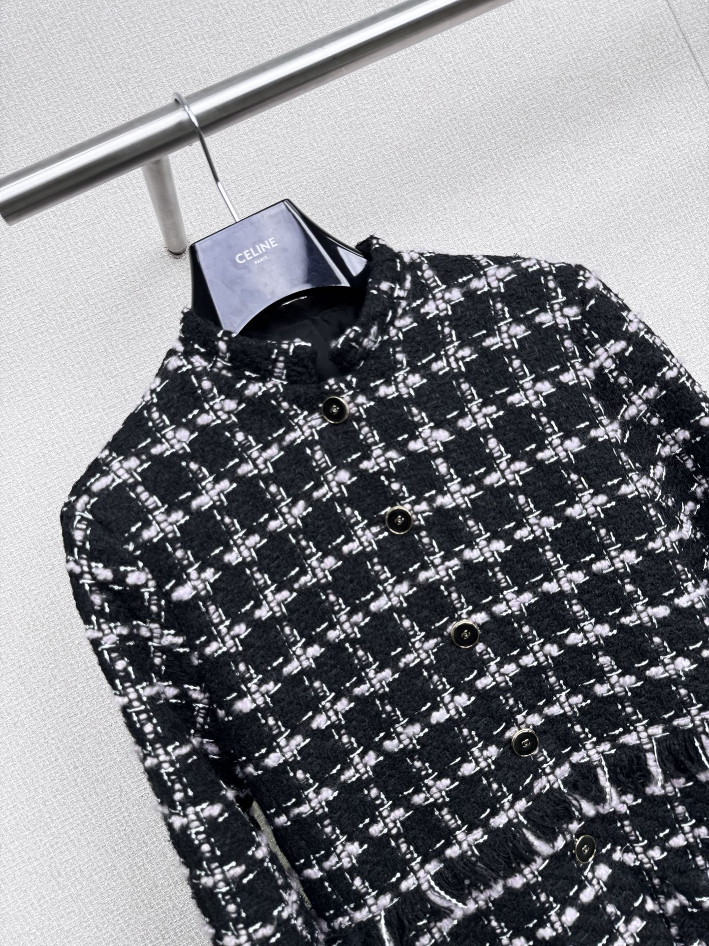 CHANEL一比一格紋長版毛呢外套 女士高雅氣質秋冬外套|超A仿原單精品圖片 12 CHANEL一比一格紋長版毛呢外套 女士高雅氣質秋冬外套|歐美奢侈品精品推薦