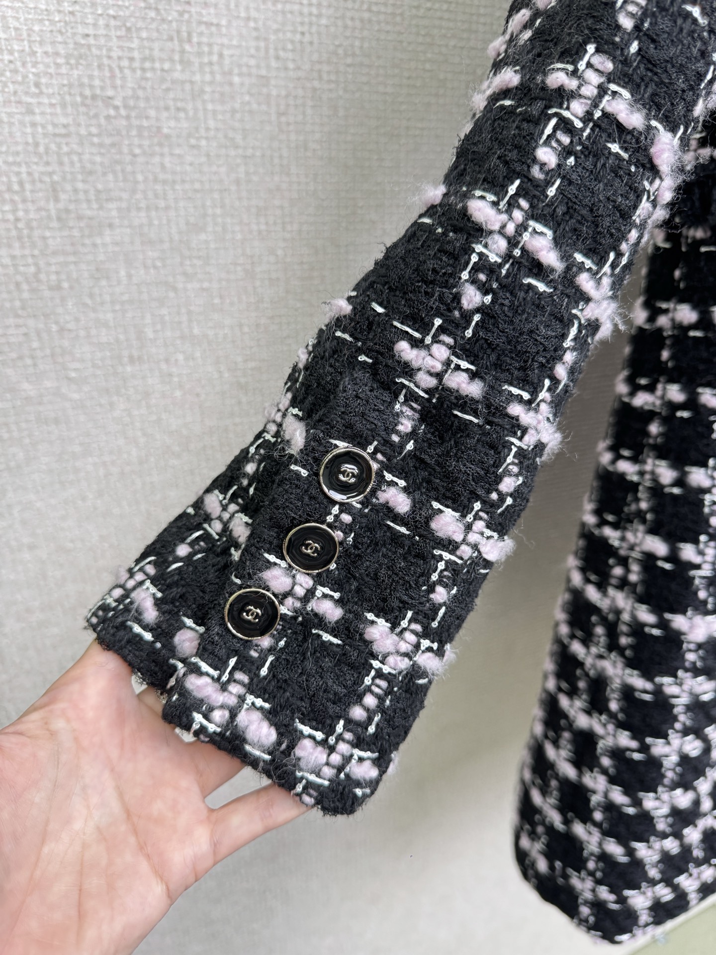 CHANEL一比一格紋長版毛呢外套 女士高雅氣質秋冬外套|超A仿原單精品圖片 7 CHANEL一比一格紋長版毛呢外套 女士高雅氣質秋冬外套|歐美奢侈品精品推薦