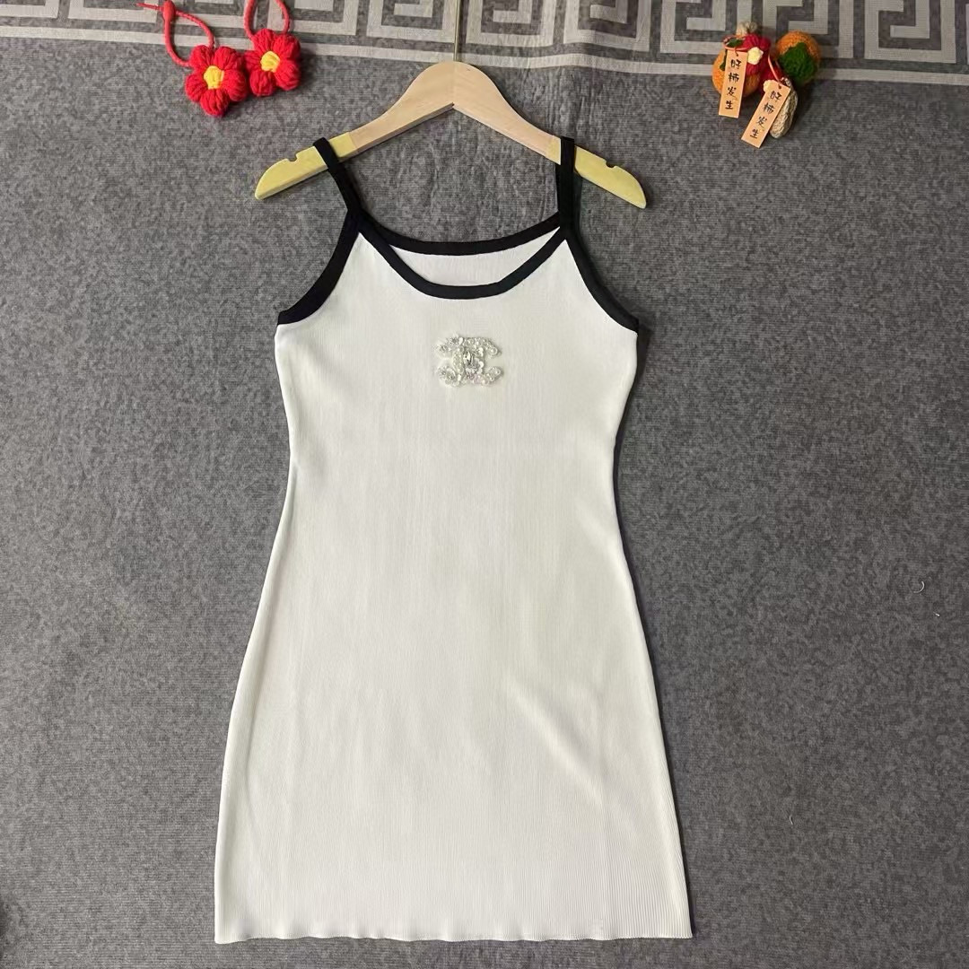 CHANEL吊帶針織連身裙 女款高仿時尚修身款 夏季氣質洋裝|超A仿原單精品圖片 9 CHANEL吊帶針織連身裙 女款高仿時尚修身款 夏季氣質洋裝|歐美奢侈品精品推薦