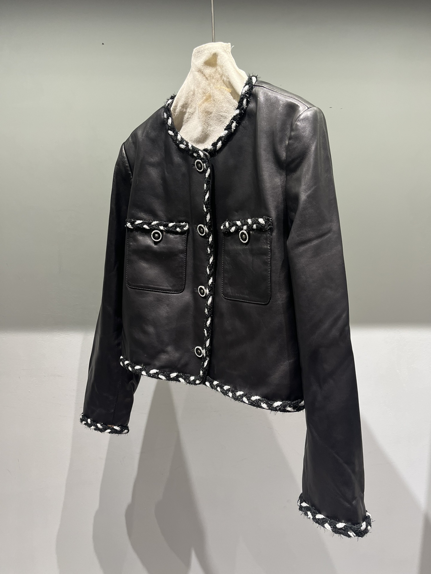 CHANEL原單小香風皮革外套 女士短版設計氣質百搭款｜歐美奢侈品精品推薦