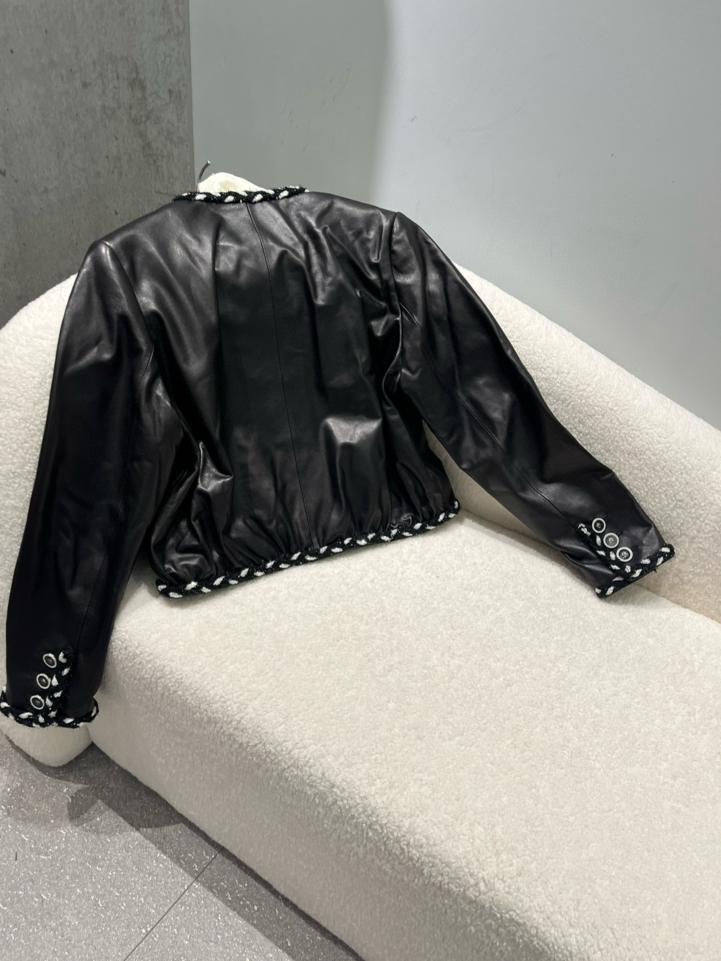 CHANEL原單小香風皮革外套 女士短版設計氣質百搭款｜歐美奢侈品精品推薦