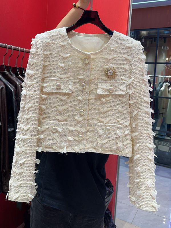 CHANEL原單香風毛呢短外套 女士珍珠扣設計高級氣質款|超A仿原單精品圖片 2 CHANEL原單香風毛呢短外套 女士珍珠扣設計高級氣質款|歐美奢侈品精品推薦