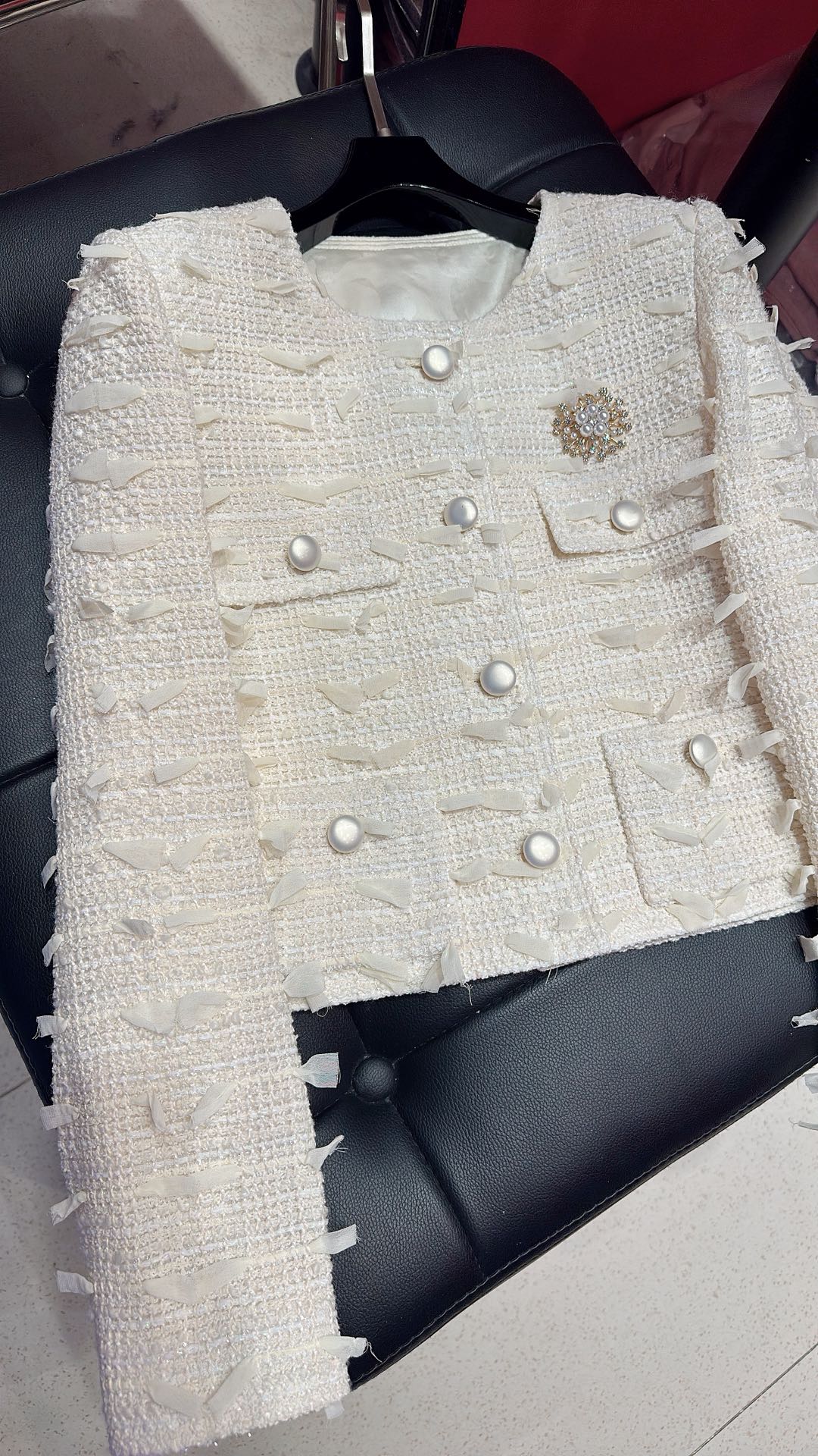 CHANEL原單香風毛呢短外套 女士珍珠扣設計高級氣質款|超A仿原單精品圖片 12 CHANEL原單香風毛呢短外套 女士珍珠扣設計高級氣質款|歐美奢侈品精品推薦