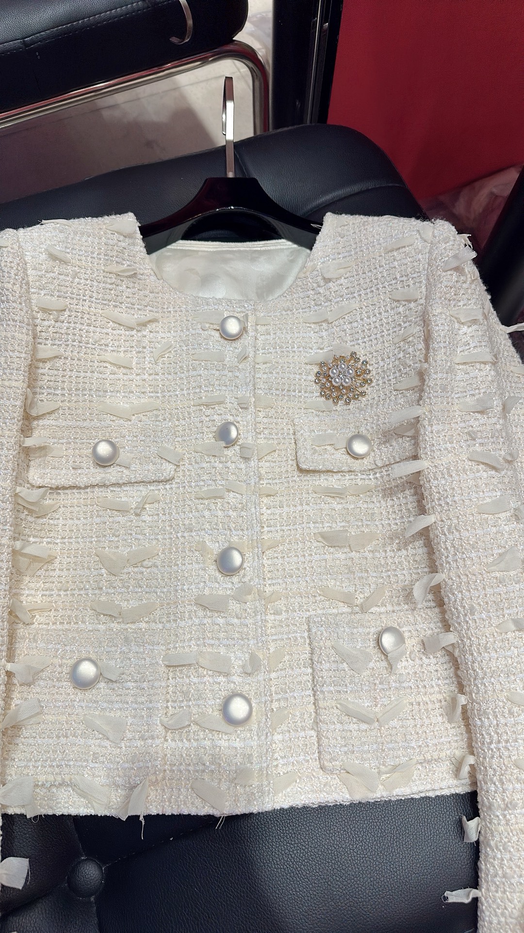 CHANEL原單香風毛呢短外套 女士珍珠扣設計高級氣質款|超A仿原單精品圖片 11 CHANEL原單香風毛呢短外套 女士珍珠扣設計高級氣質款|歐美奢侈品精品推薦