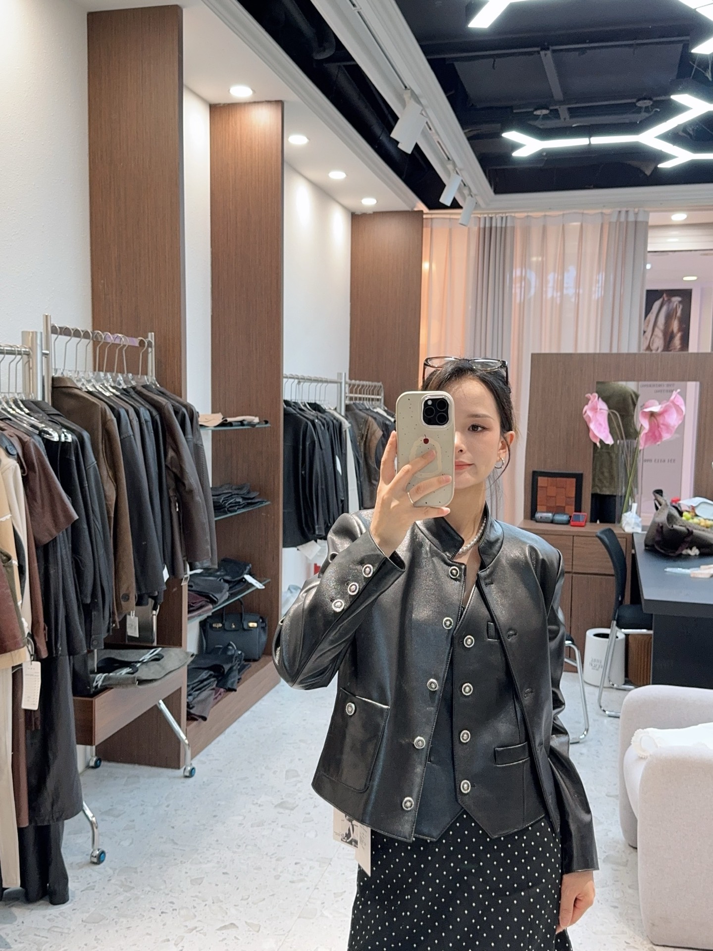 CHANEL一比一皮革立領外套 女士極簡高級感設計秋冬新款｜歐美奢侈品精品推薦