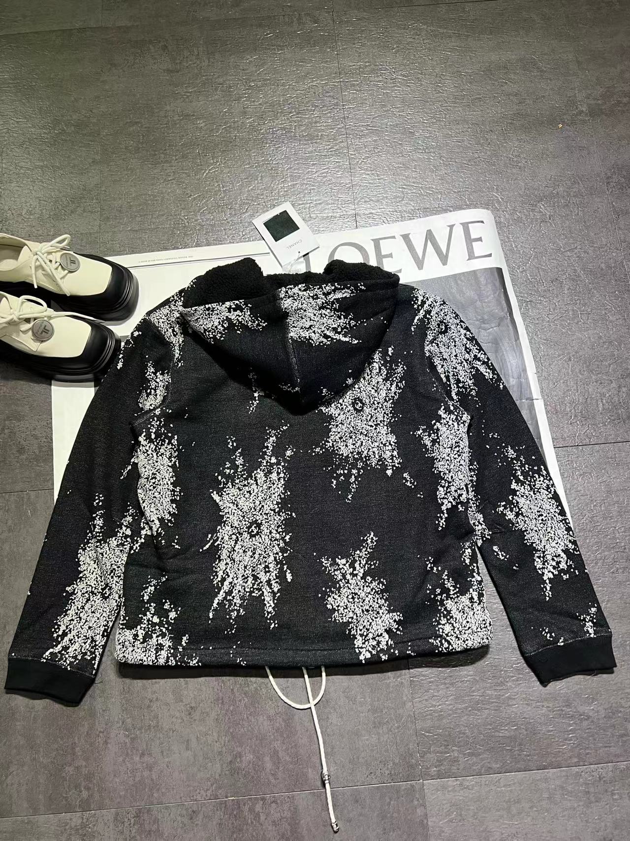CHANEL原單亮片連帽外套 黑色星光設計 秋冬潮流新款|超A仿原單精品圖片 11 CHANEL原單亮片連帽外套 黑色星光設計 秋冬潮流新款|歐美奢侈品精品推薦