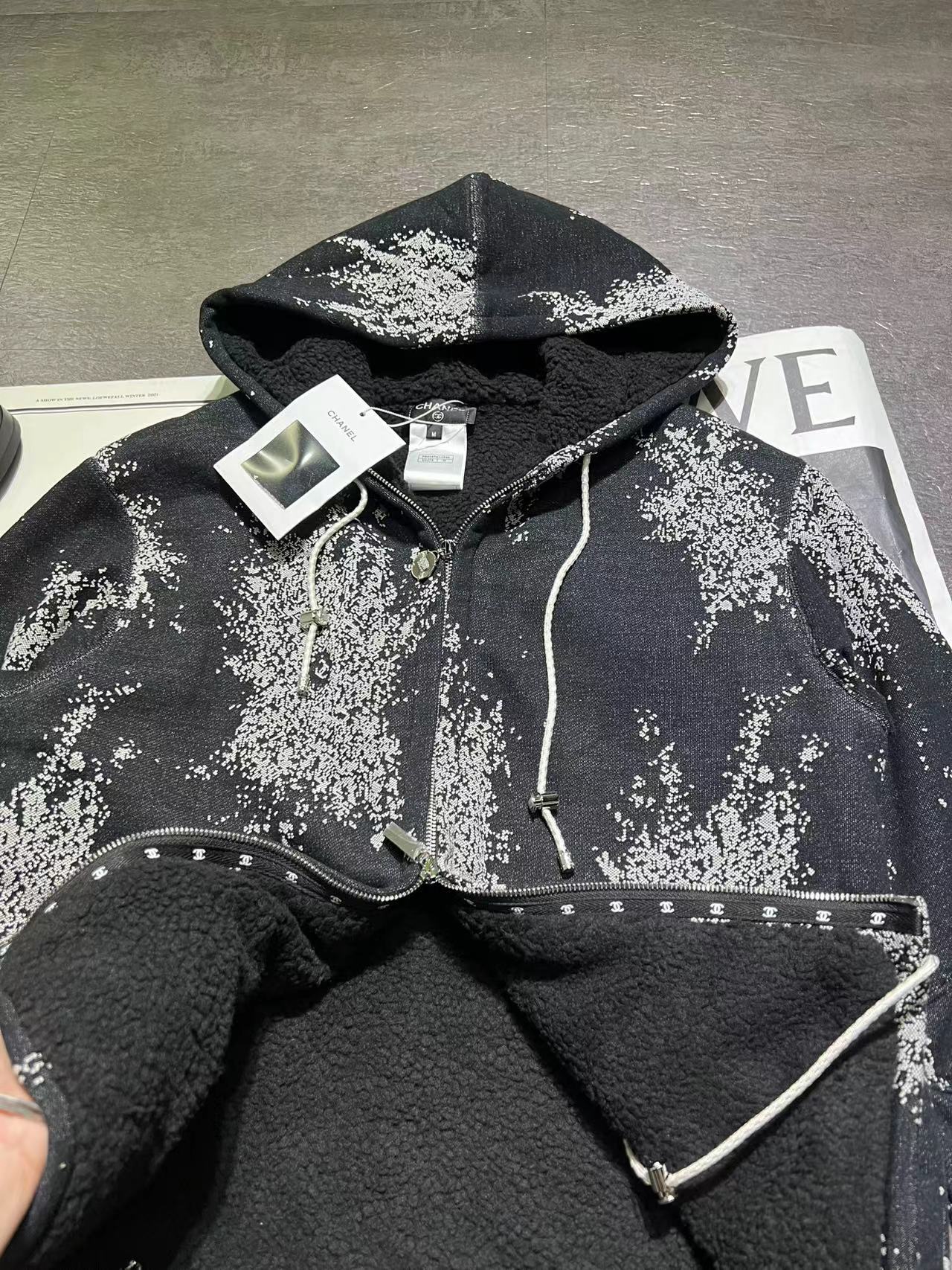 CHANEL原單亮片連帽外套 黑色星光設計 秋冬潮流新款|超A仿原單精品圖片 8 CHANEL原單亮片連帽外套 黑色星光設計 秋冬潮流新款|歐美奢侈品精品推薦