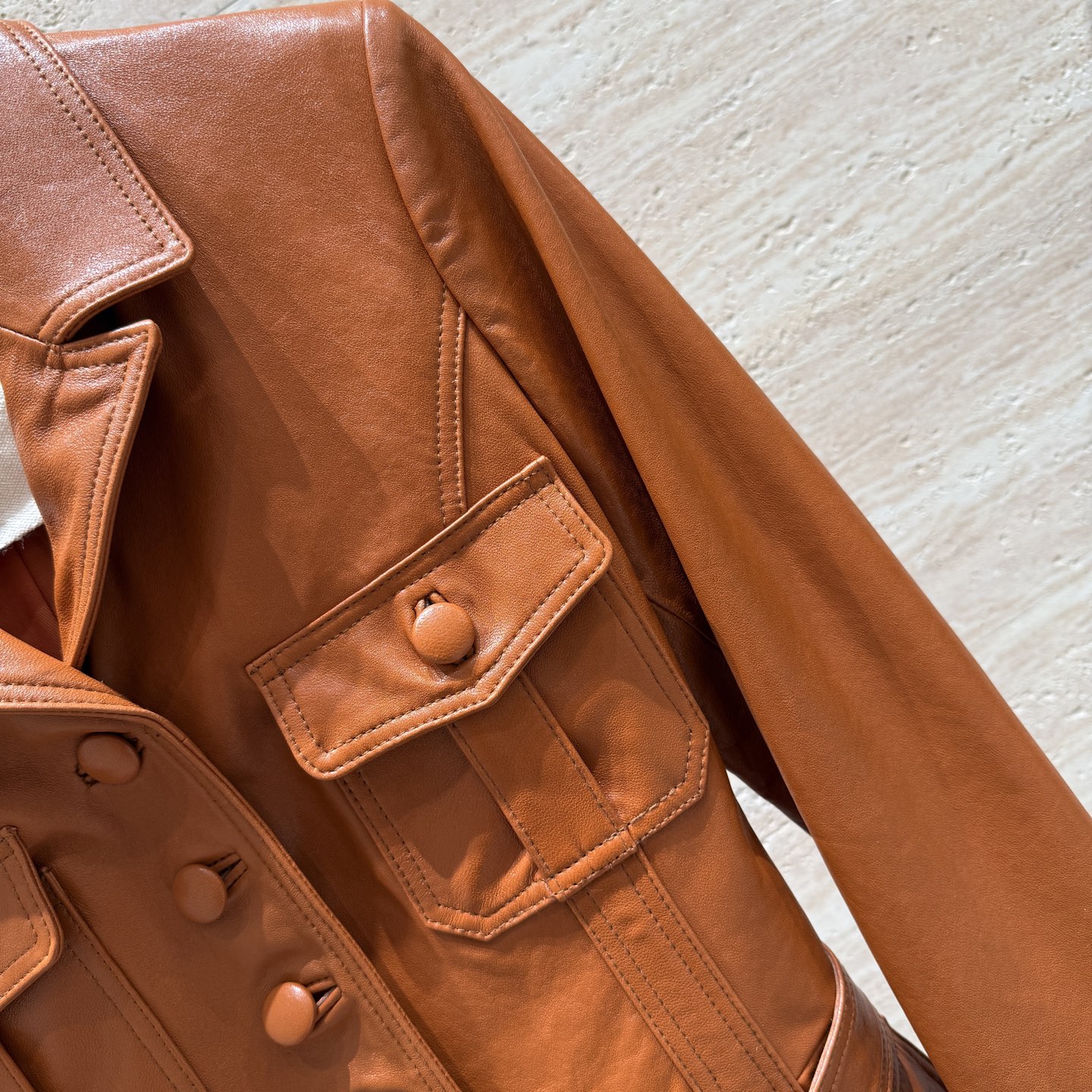 CHANEL精品仿製皮革腰帶外套 女士駝色時尚挺版長版設計|超A仿原單精品圖片 13 CHANEL精品仿製皮革腰帶外套 女士駝色時尚挺版長版設計|歐美奢侈品精品推薦