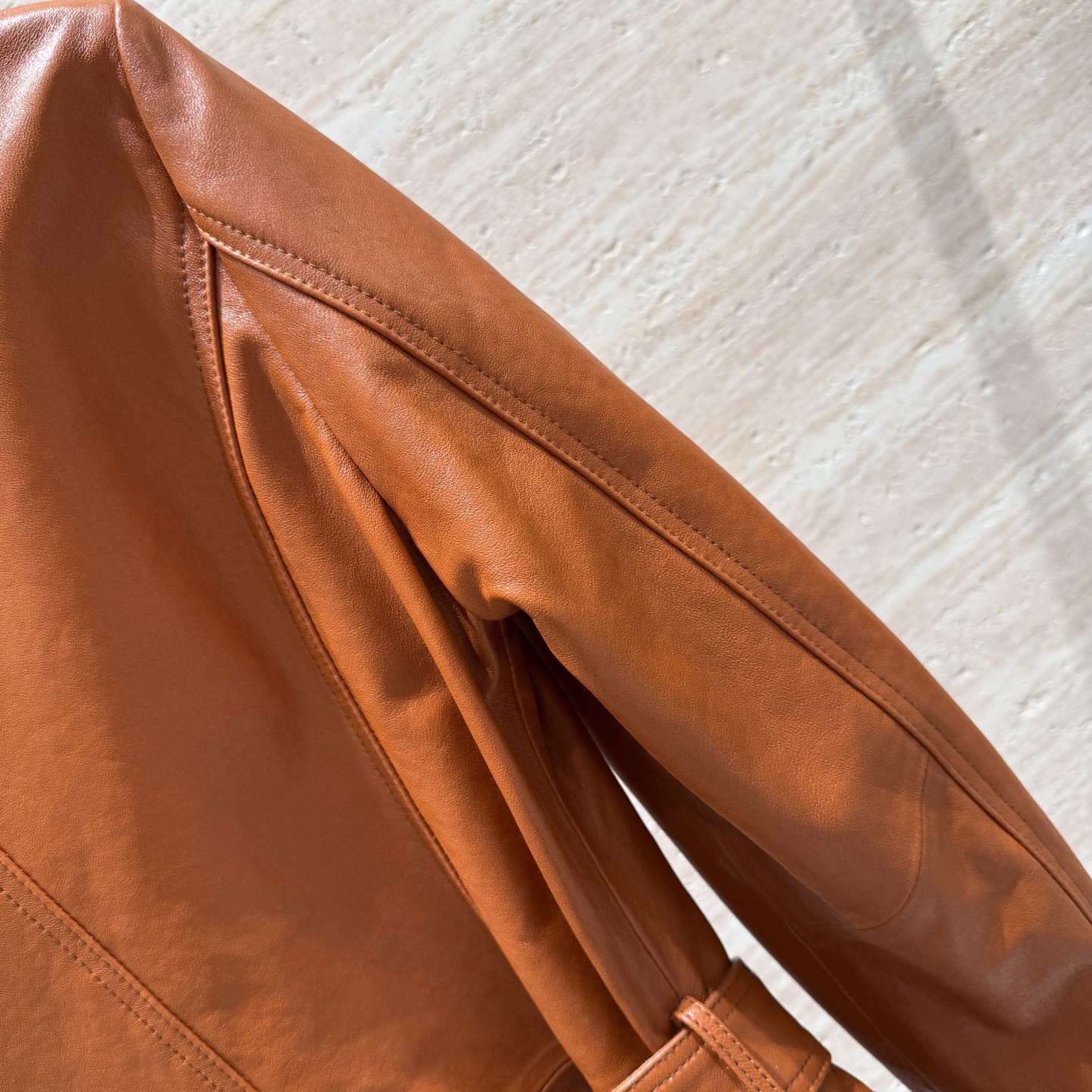 CHANEL精品仿製皮革腰帶外套 女士駝色時尚挺版長版設計|超A仿原單精品圖片 9 CHANEL精品仿製皮革腰帶外套 女士駝色時尚挺版長版設計|歐美奢侈品精品推薦