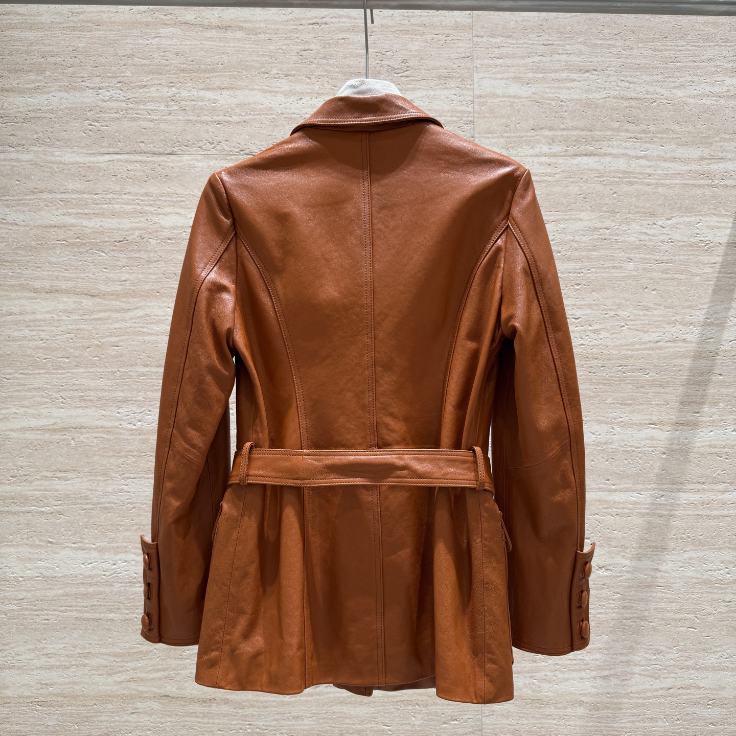 CHANEL精品仿製皮革腰帶外套 女士駝色時尚挺版長版設計|超A仿原單精品圖片 7 CHANEL精品仿製皮革腰帶外套 女士駝色時尚挺版長版設計|歐美奢侈品精品推薦