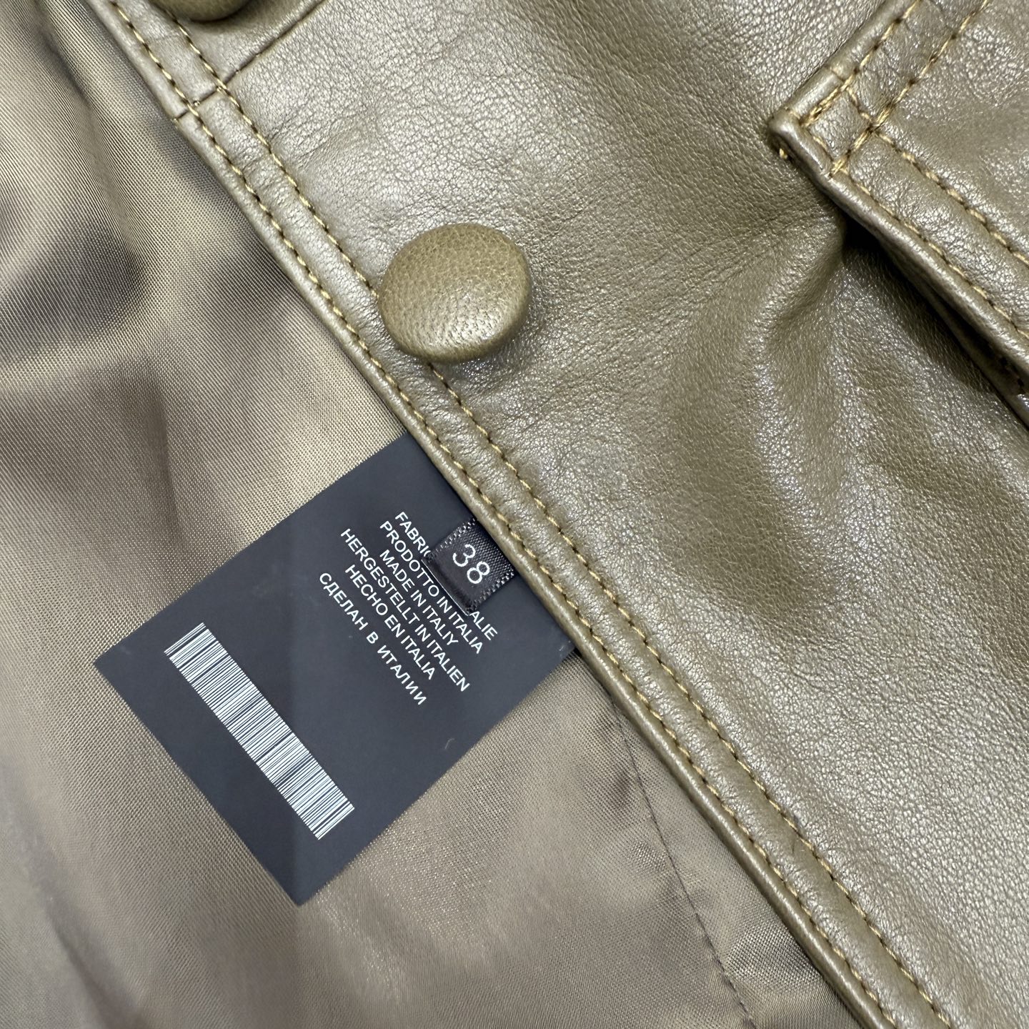 CHANEL一比一皮革腰帶外套 女士軍綠色挺版設計 秋冬新款|超A仿原單精品圖片 7 CHANEL一比一皮革腰帶外套 女士軍綠色挺版設計 秋冬新款|歐美奢侈品精品推薦