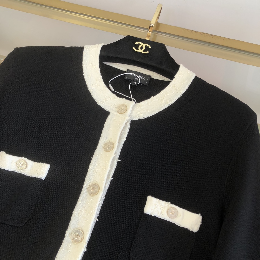 CHANEL高仿針織外套 經典黑白撞色雙口袋設計|超A仿原單精品圖片 12 CHANEL高仿針織外套 經典黑白撞色雙口袋設計|歐美奢侈品精品推薦