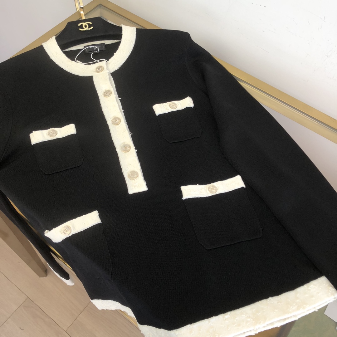 CHANEL高仿針織外套 經典黑白撞色雙口袋設計|超A仿原單精品圖片 10 CHANEL高仿針織外套 經典黑白撞色雙口袋設計|歐美奢侈品精品推薦