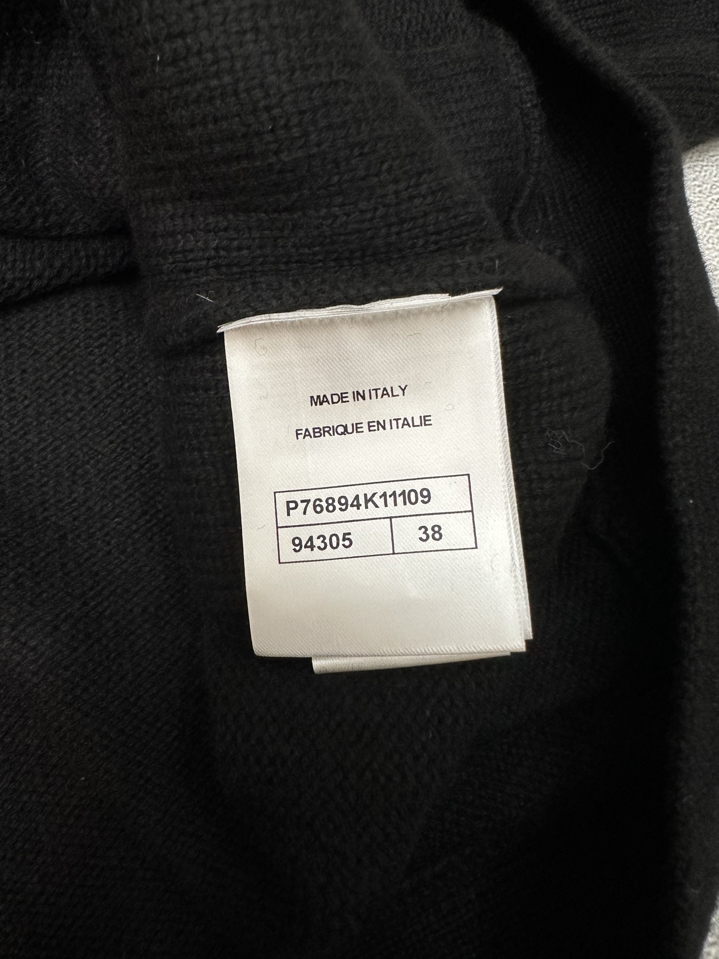 CHANEL經典黑色圓領針織開衫 高仿精品女款外套|超A仿原單精品圖片 14 CHANEL經典黑色圓領針織開衫 高仿精品女款外套|歐美奢侈品精品推薦