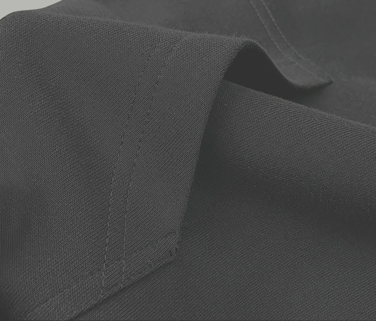 CHANEL高仿連帽拉鍊外套 女士黑色休閒衛衣2025秋季新品百搭款|超A仿原單精品圖片 8 CHANEL高仿連帽拉鍊外套 女士黑色休閒衛衣2025秋季新品百搭款|歐美奢侈品精品推薦