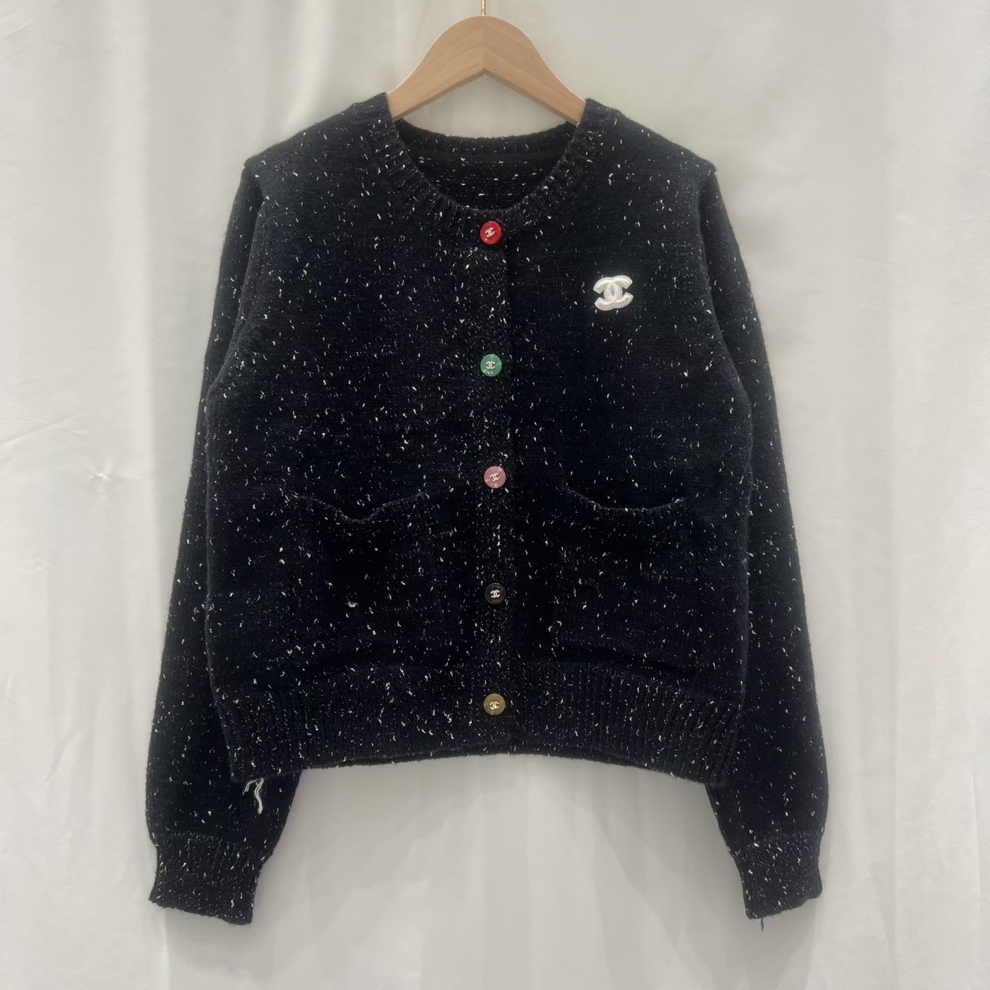 CHANEL精品仿製針織外套 女士珍珠扣開襟毛衣 三色可選｜歐美奢侈品精品推薦
