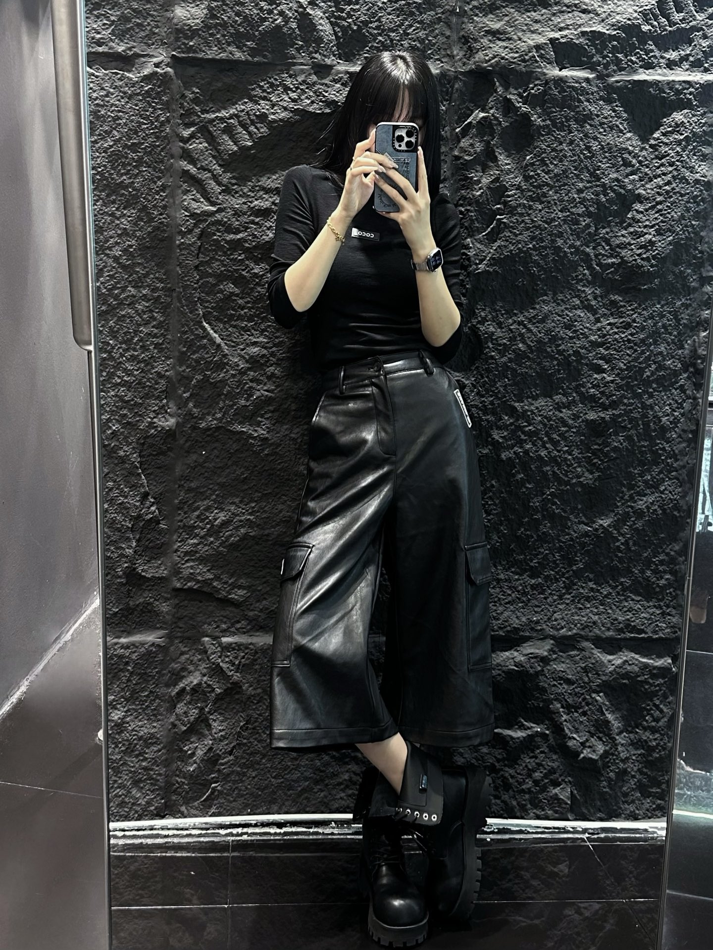 CHANEL高仿皮革工裝寬褲 女士街頭時尚百搭休閒褲|超A仿原單精品圖片 14 CHANEL高仿皮革工裝寬褲 女士街頭時尚百搭休閒褲|歐美奢侈品精品推薦