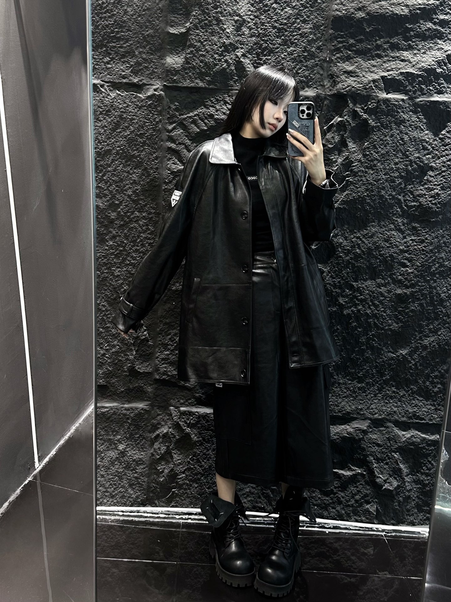 CHANEL高仿皮革工裝寬褲 女士街頭時尚百搭休閒褲|超A仿原單精品圖片 10 CHANEL高仿皮革工裝寬褲 女士街頭時尚百搭休閒褲|歐美奢侈品精品推薦