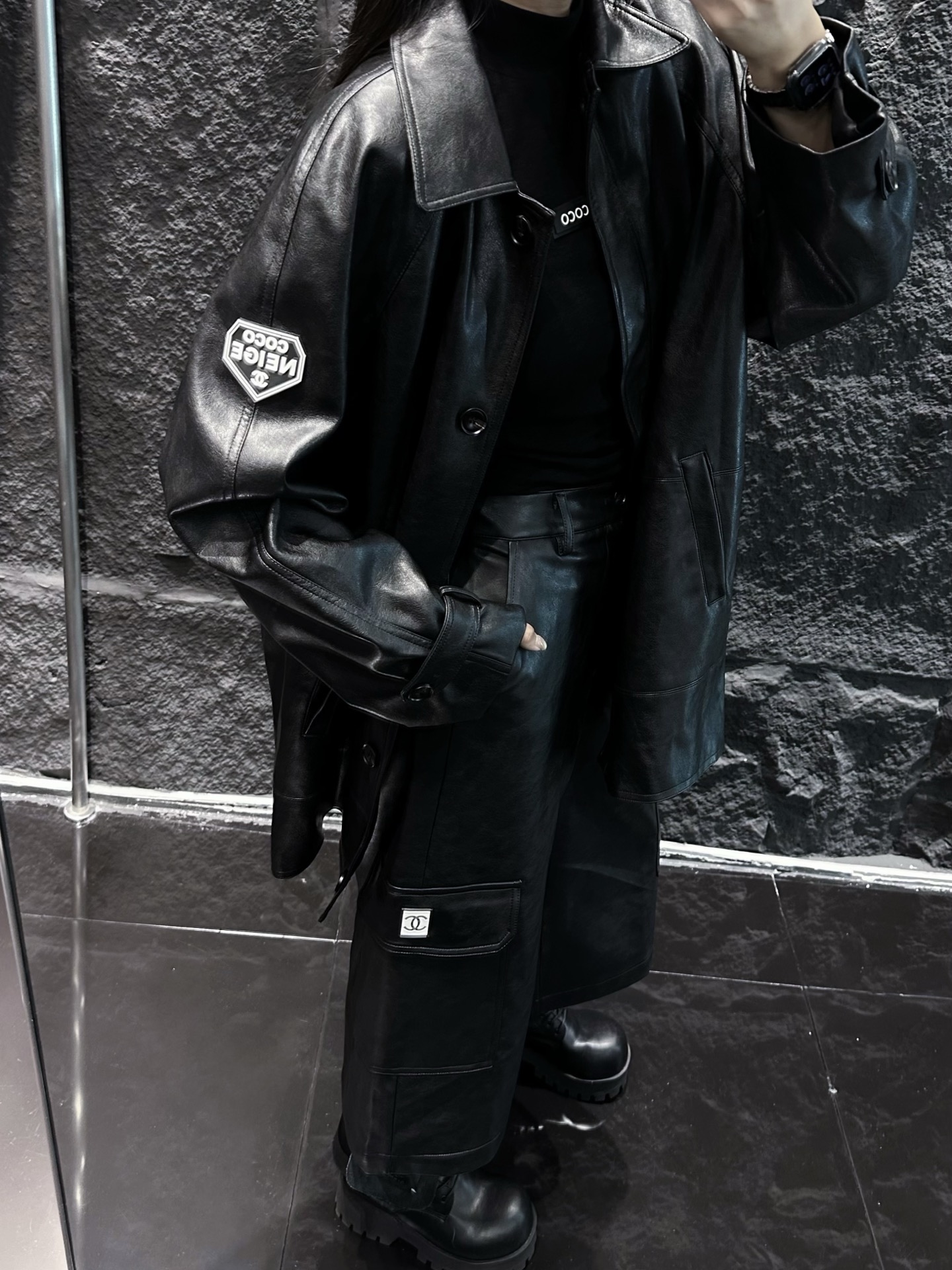 CHANEL高仿皮革工裝寬褲 女士街頭時尚百搭休閒褲|超A仿原單精品圖片 9 CHANEL高仿皮革工裝寬褲 女士街頭時尚百搭休閒褲|歐美奢侈品精品推薦