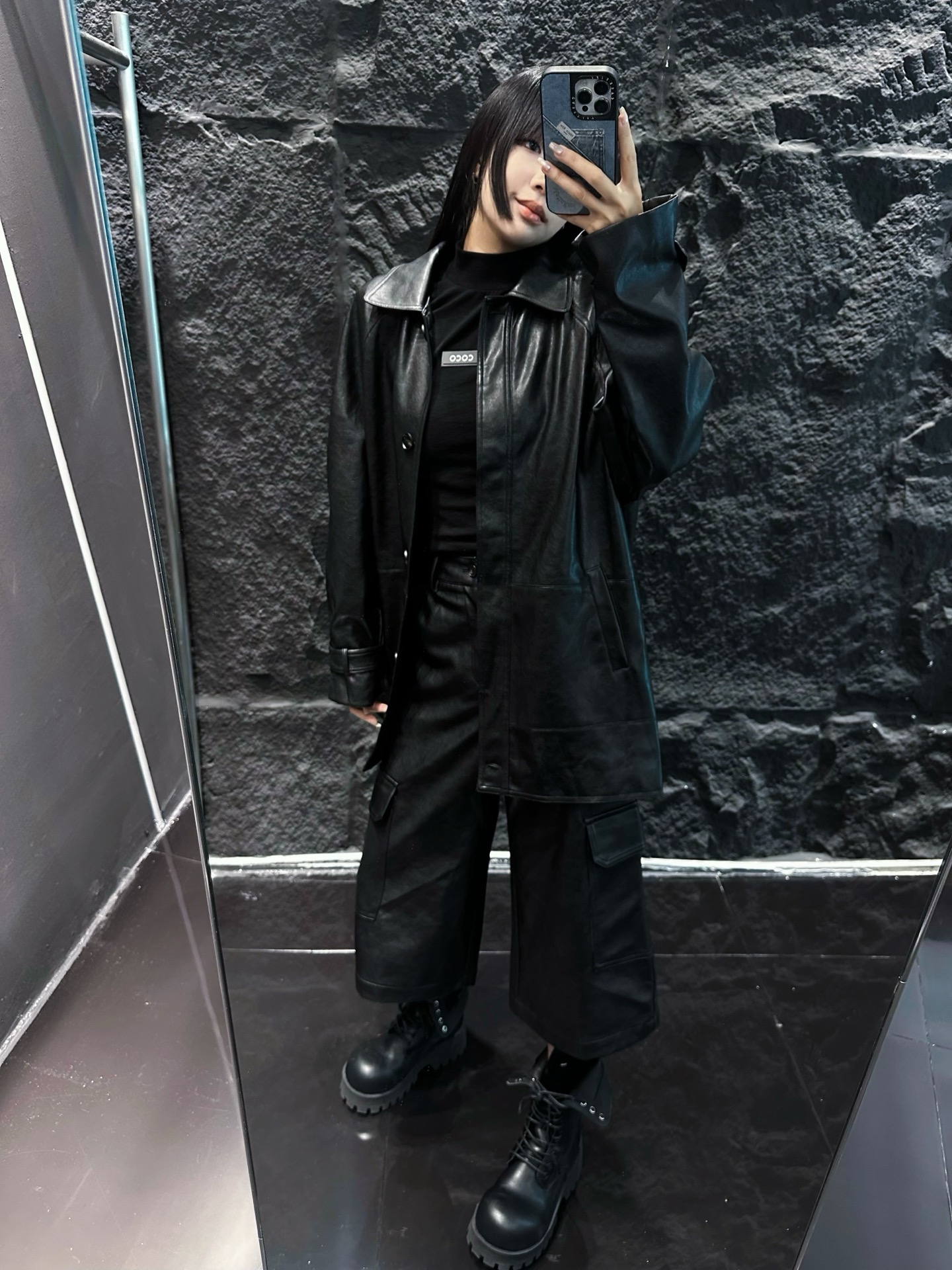 CHANEL高仿皮革工裝寬褲 女士街頭時尚百搭休閒褲|超A仿原單精品圖片 8 CHANEL高仿皮革工裝寬褲 女士街頭時尚百搭休閒褲|歐美奢侈品精品推薦