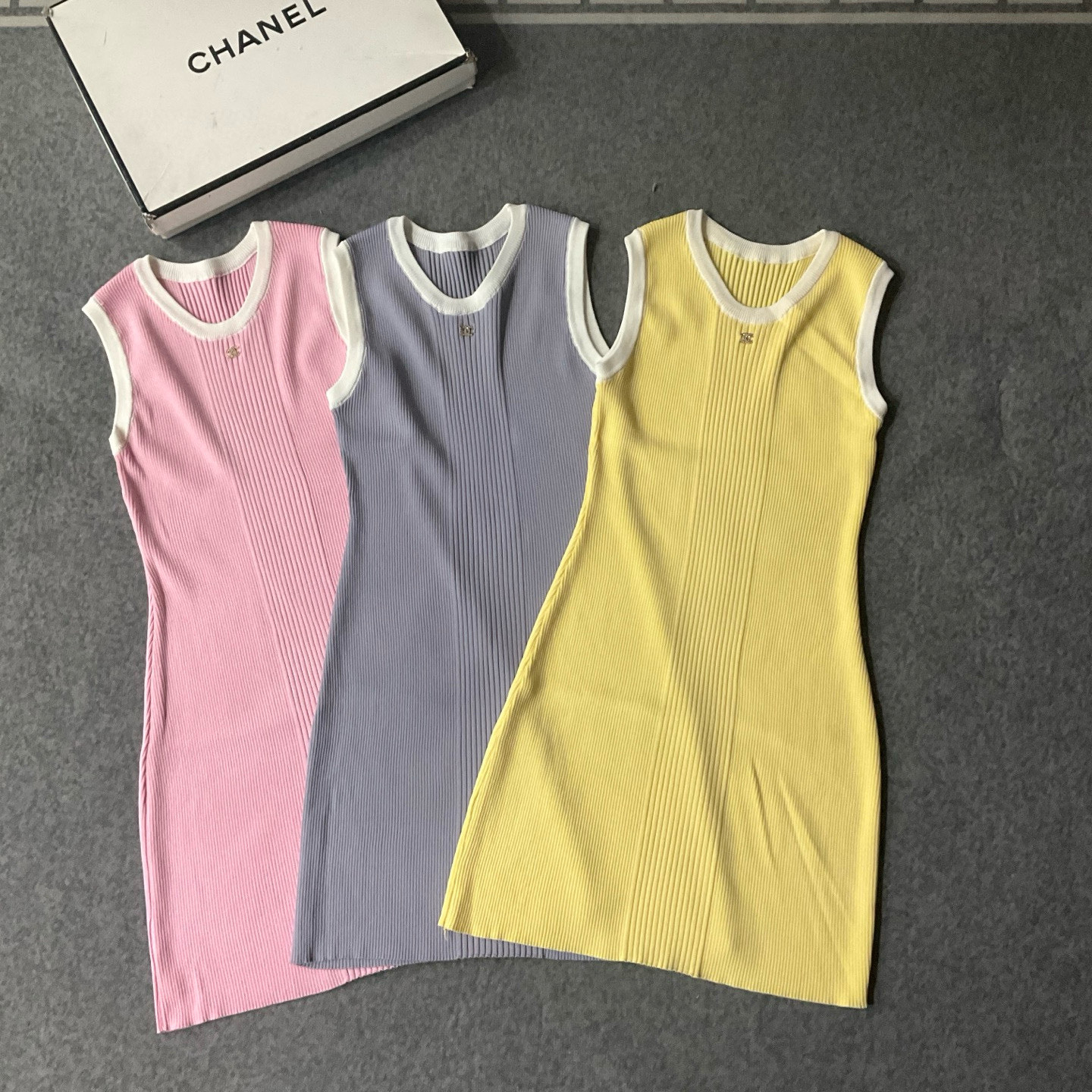 CHANEL精品仿製拼色針織開襟衫 女士柔色系設計 三色可選|超A仿原單精品圖片 8 CHANEL精品仿製拼色針織開襟衫 女士柔色系設計 三色可選|歐美奢侈品精品推薦