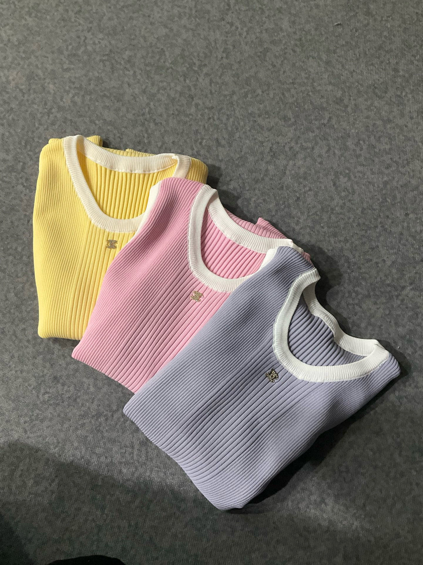 CHANEL精品仿製拼色針織開襟衫 女士柔色系設計 三色可選|超A仿原單精品圖片 7 CHANEL精品仿製拼色針織開襟衫 女士柔色系設計 三色可選|歐美奢侈品精品推薦