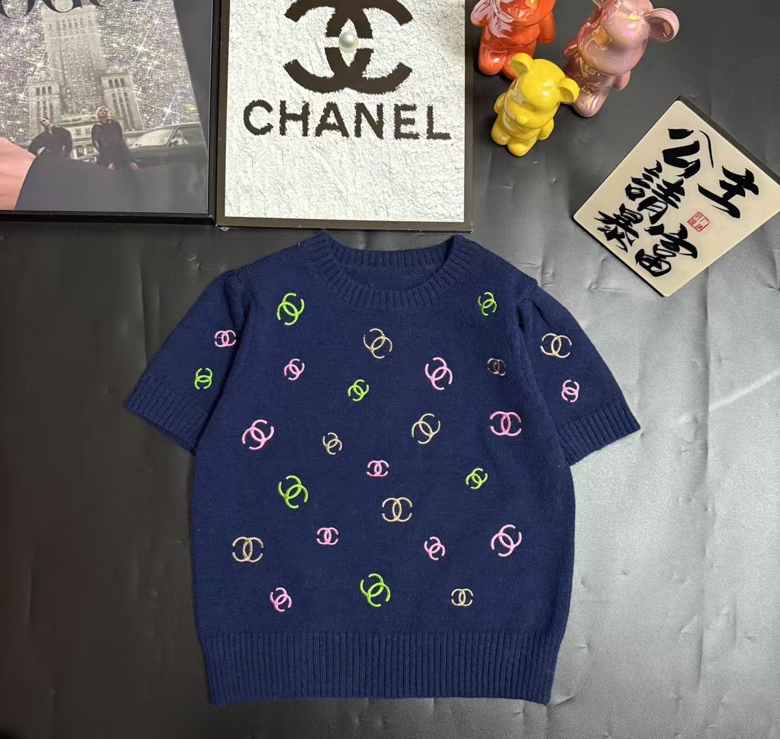 CHANEL高仿短袖針織上衣 女士彩色Logo提花設計 三色可選|超A仿原單精品圖片 6 CHANEL高仿短袖針織上衣 女士彩色Logo提花設計 三色可選|歐美奢侈品精品推薦