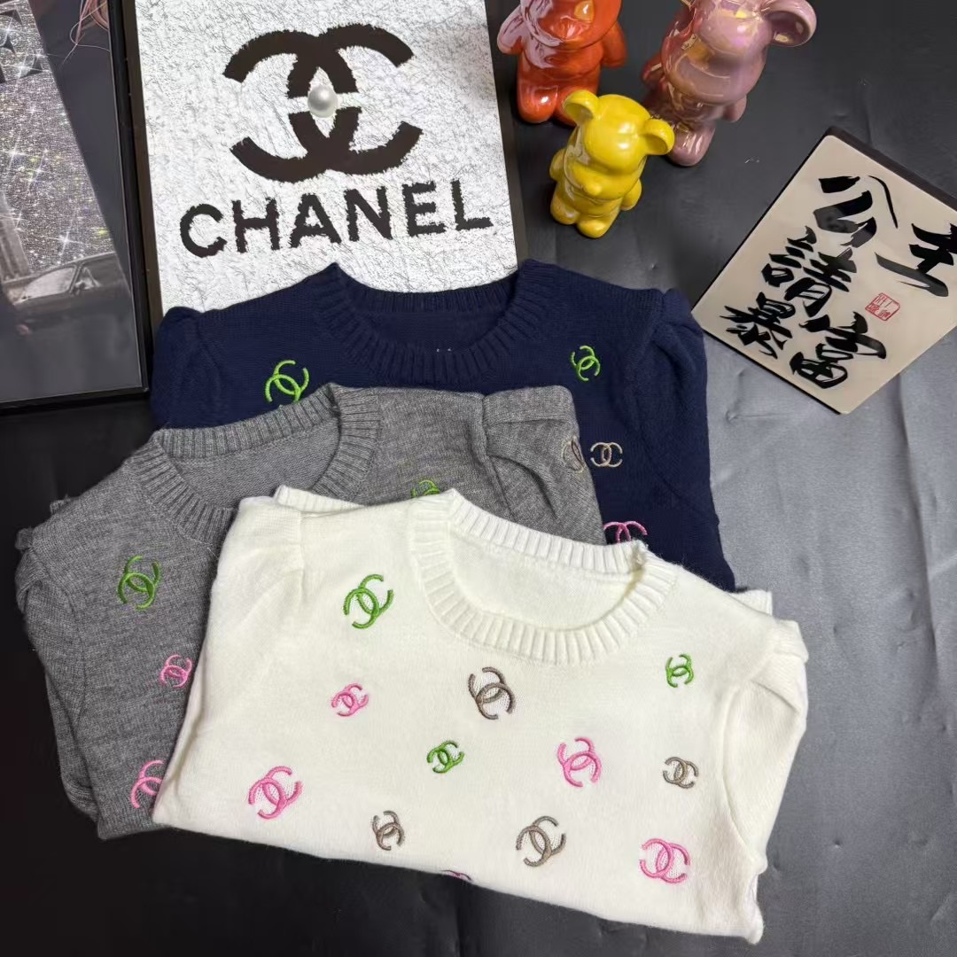 CHANEL高仿短袖針織上衣 女士彩色Logo提花設計 三色可選|超A仿原單精品圖片 8 CHANEL高仿短袖針織上衣 女士彩色Logo提花設計 三色可選|歐美奢侈品精品推薦