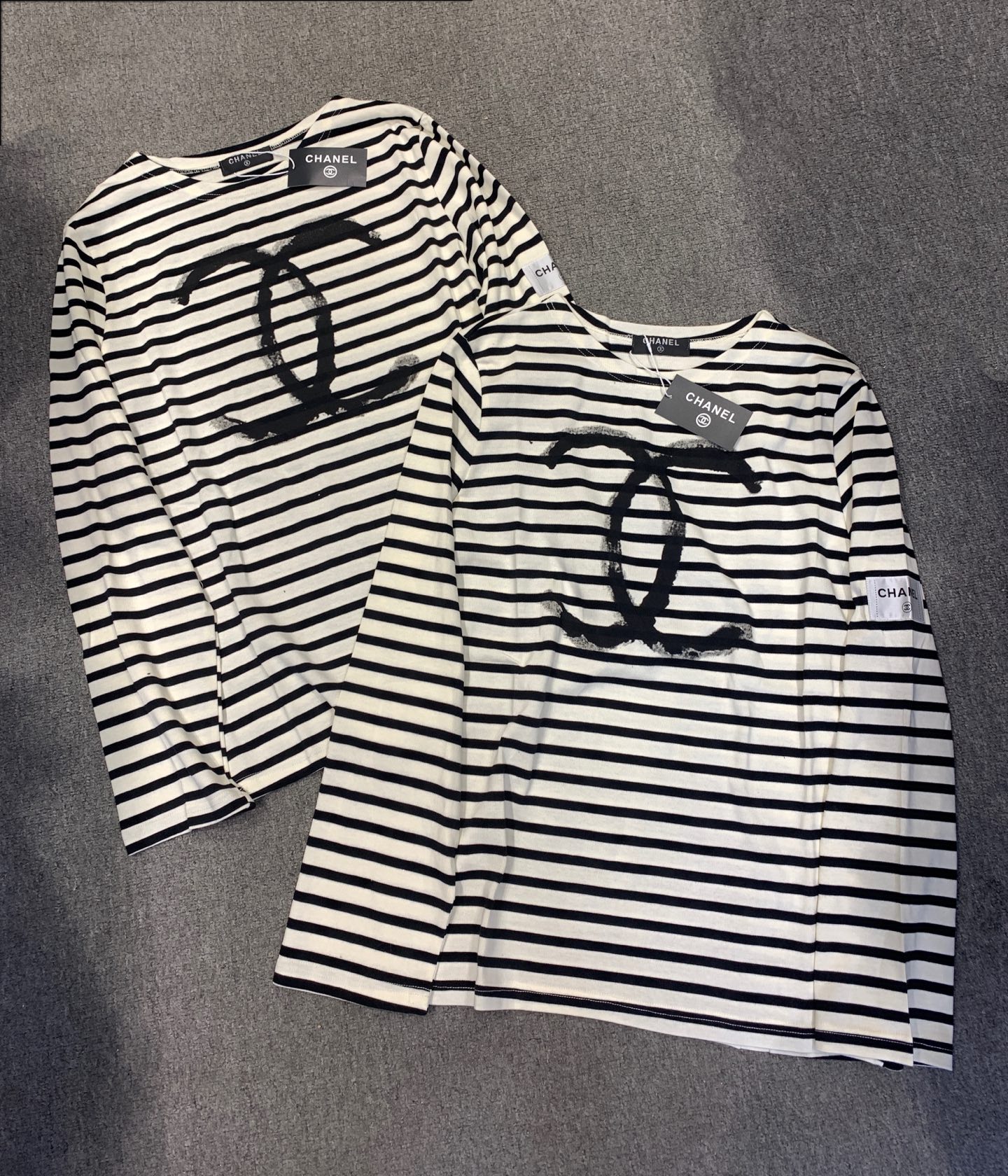CHANEL原單高仿條紋長袖T恤 經典雙C印花 女士百搭款|超A仿原單精品圖片 3 CHANEL原單高仿條紋長袖T恤 經典雙C印花 女士百搭款|歐美奢侈品精品推薦